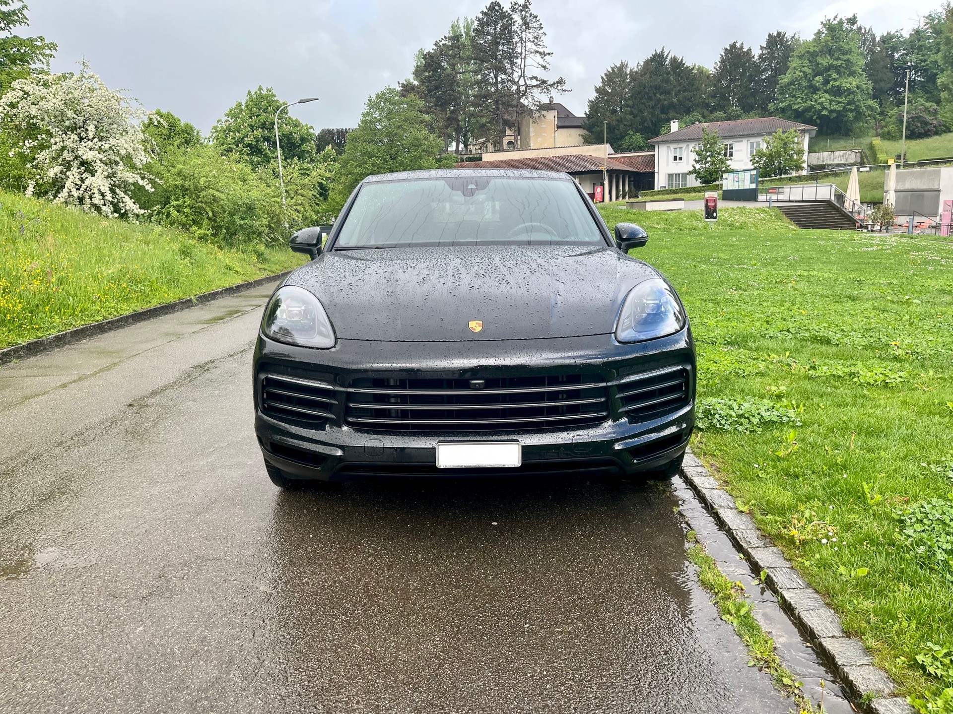 PORSCHE Cayenne Coupé Platinum Edition-image-1