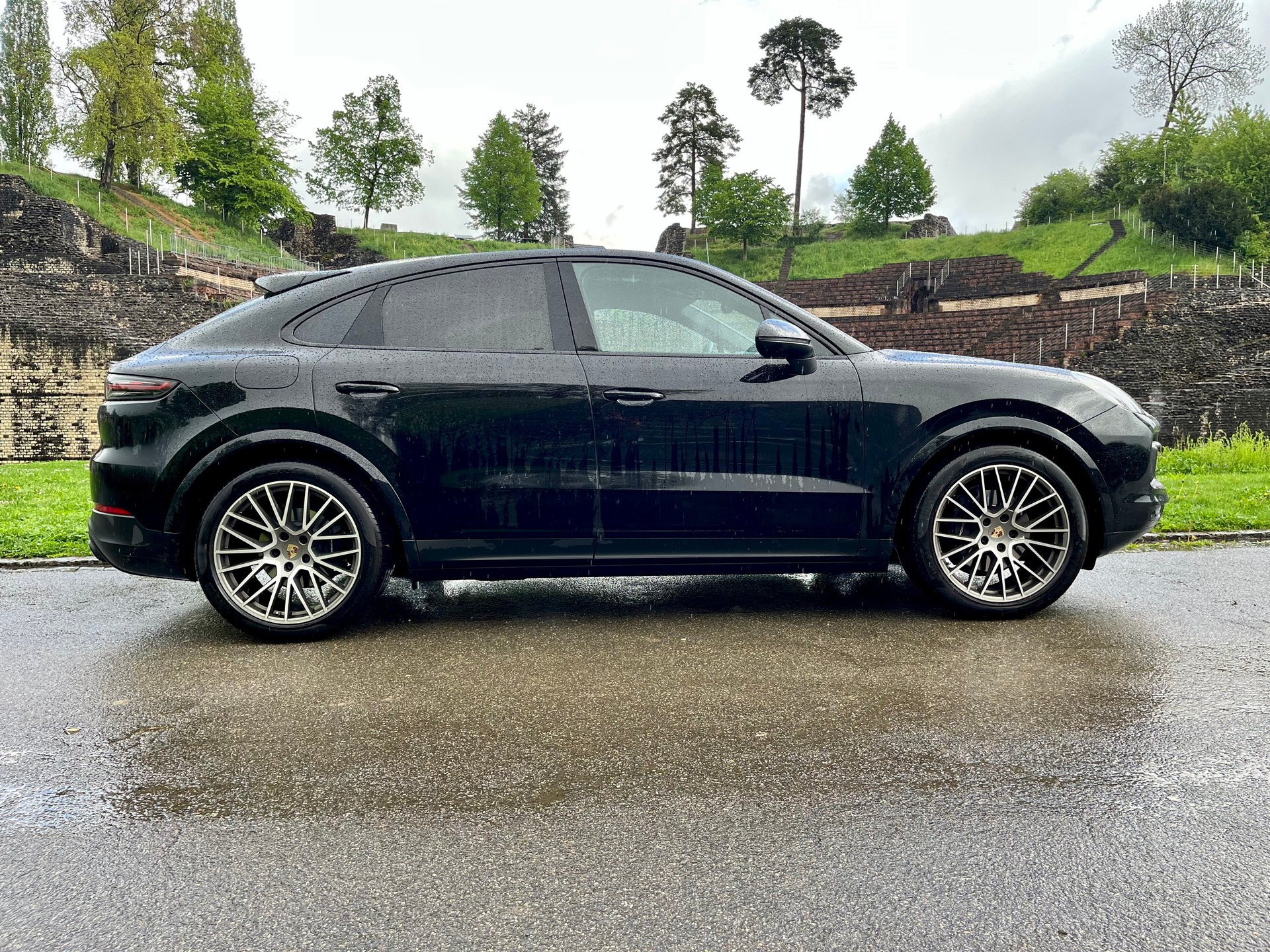 PORSCHE Cayenne Coupé Platinum Edition-image-2