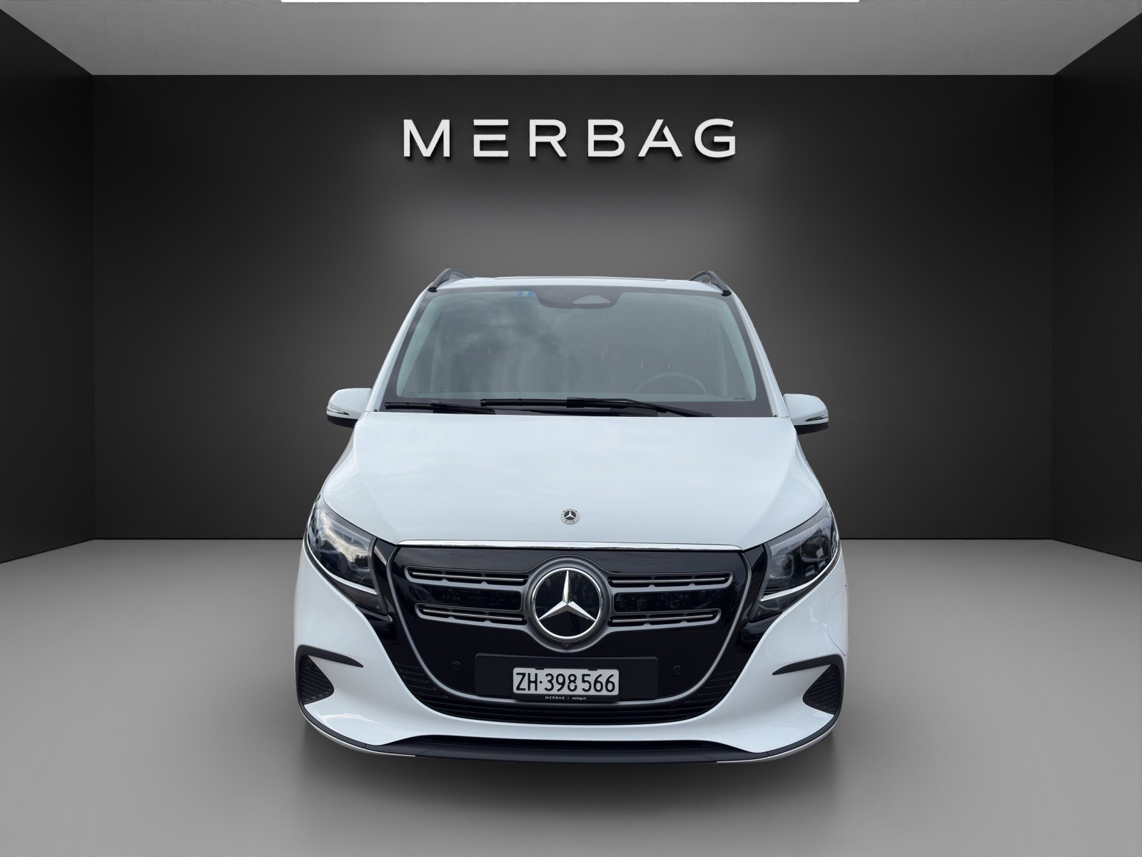 MERCEDES-BENZ EQV 300 lang-image-5