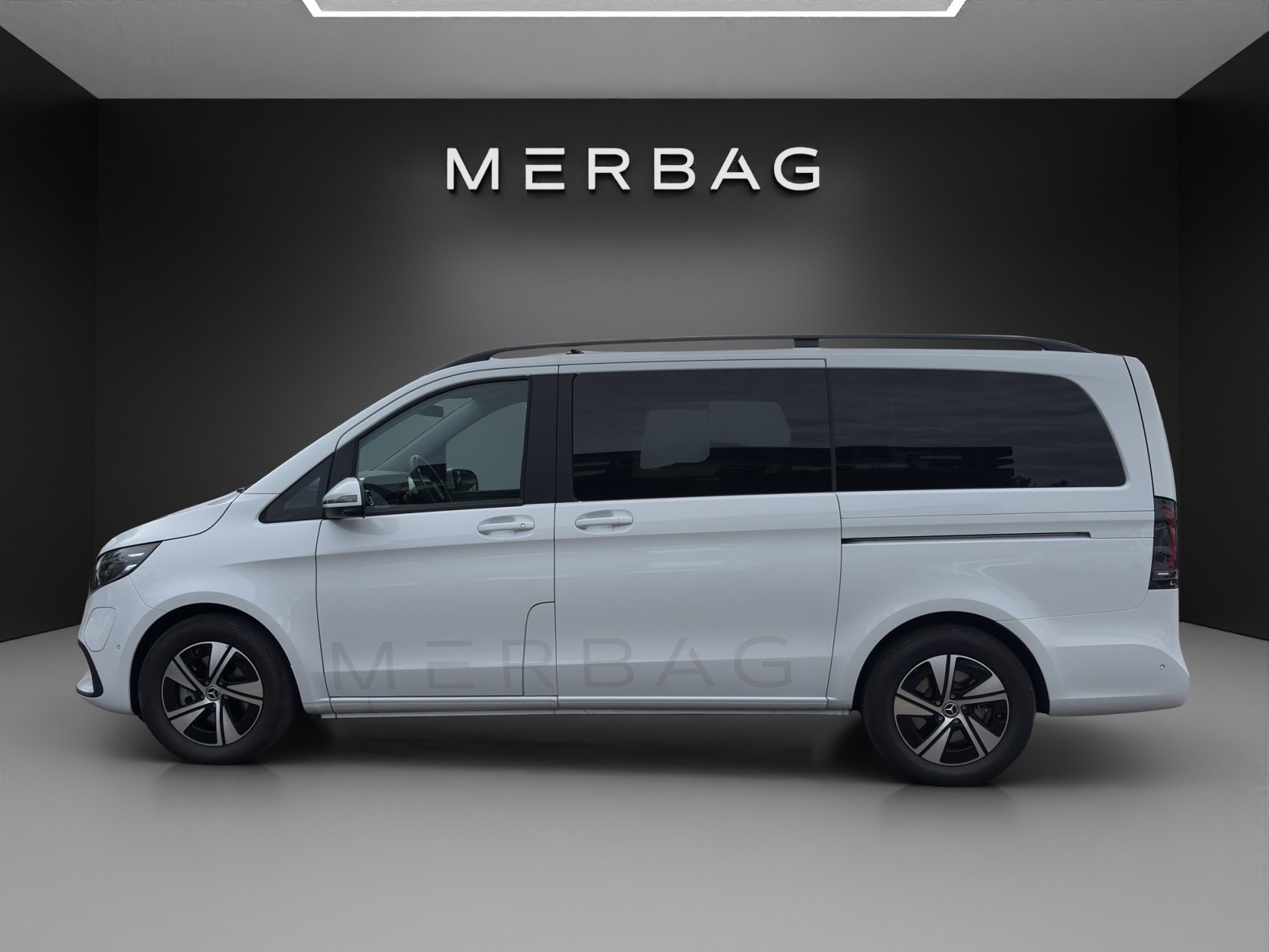MERCEDES-BENZ EQV 300 lang-image-4