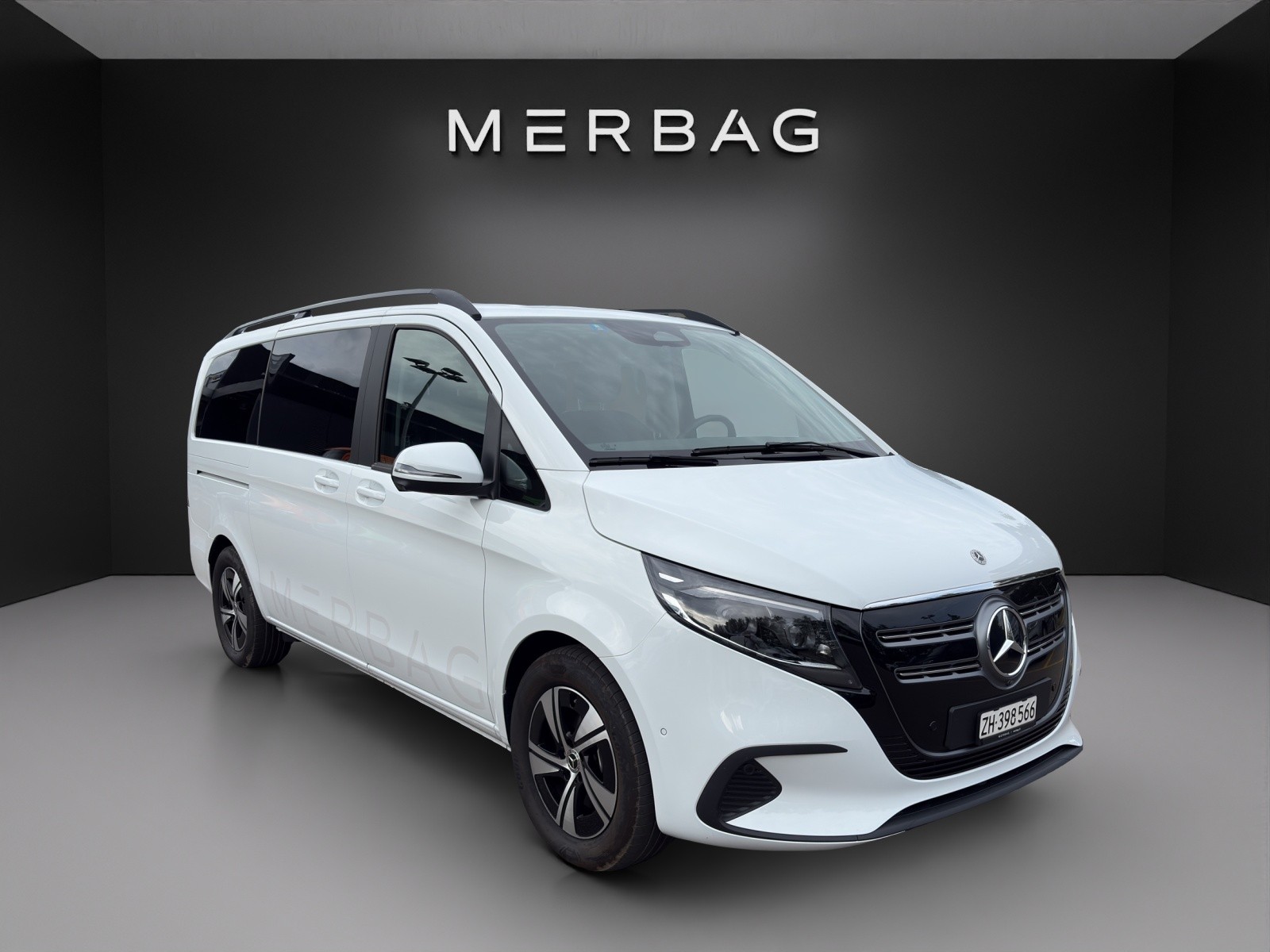 MERCEDES-BENZ EQV 300 lang-image-0