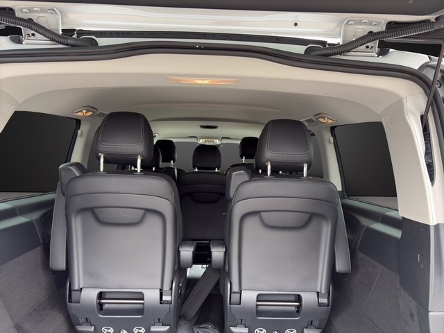 MERCEDES-BENZ EQV 300 lang-image-10