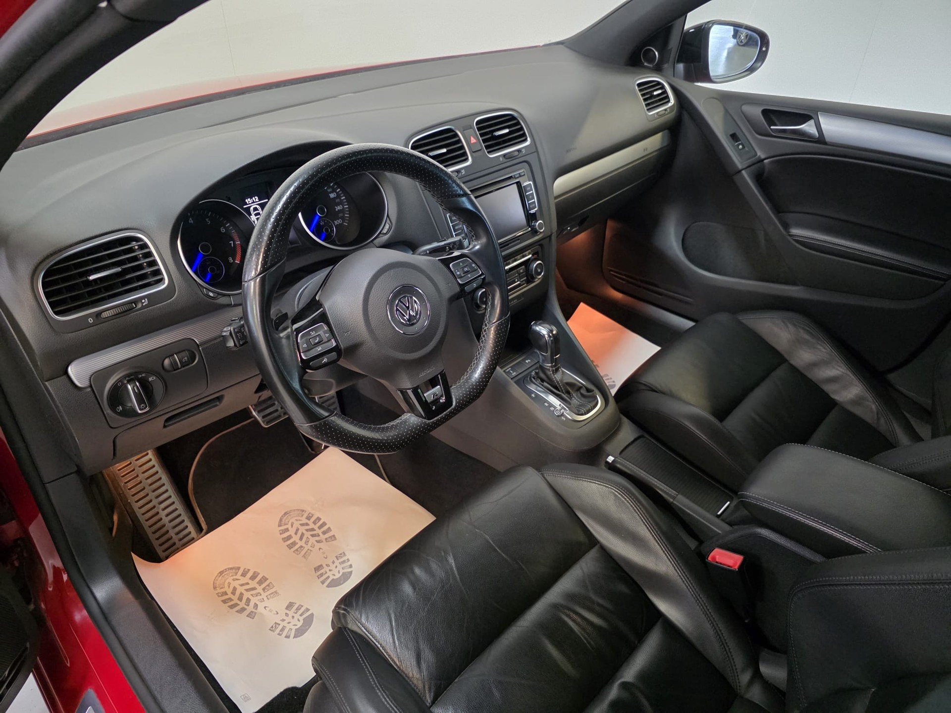 VW Golf 2.0 TSI R 4Motion DSG-image-16