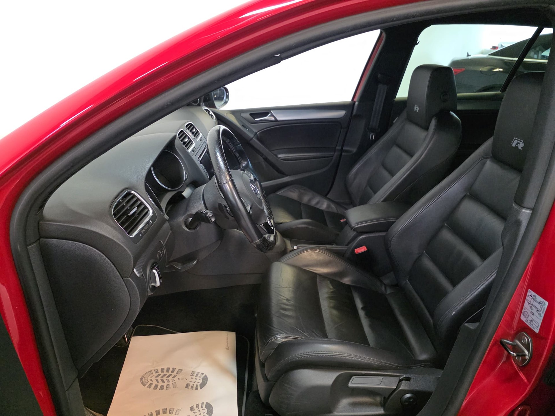 VW Golf 2.0 TSI R 4Motion DSG-image-18