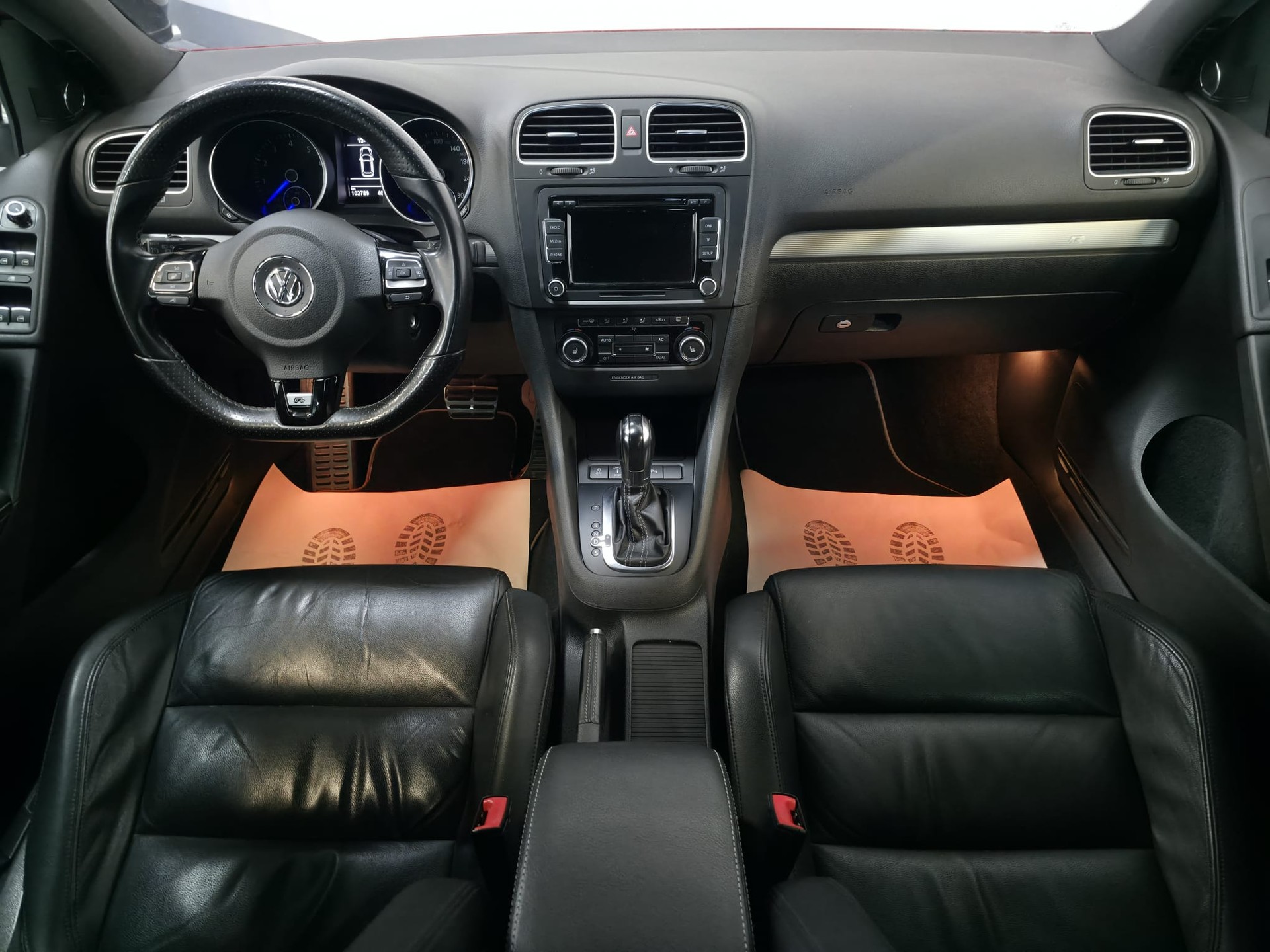 VW Golf 2.0 TSI R 4Motion DSG-image-15