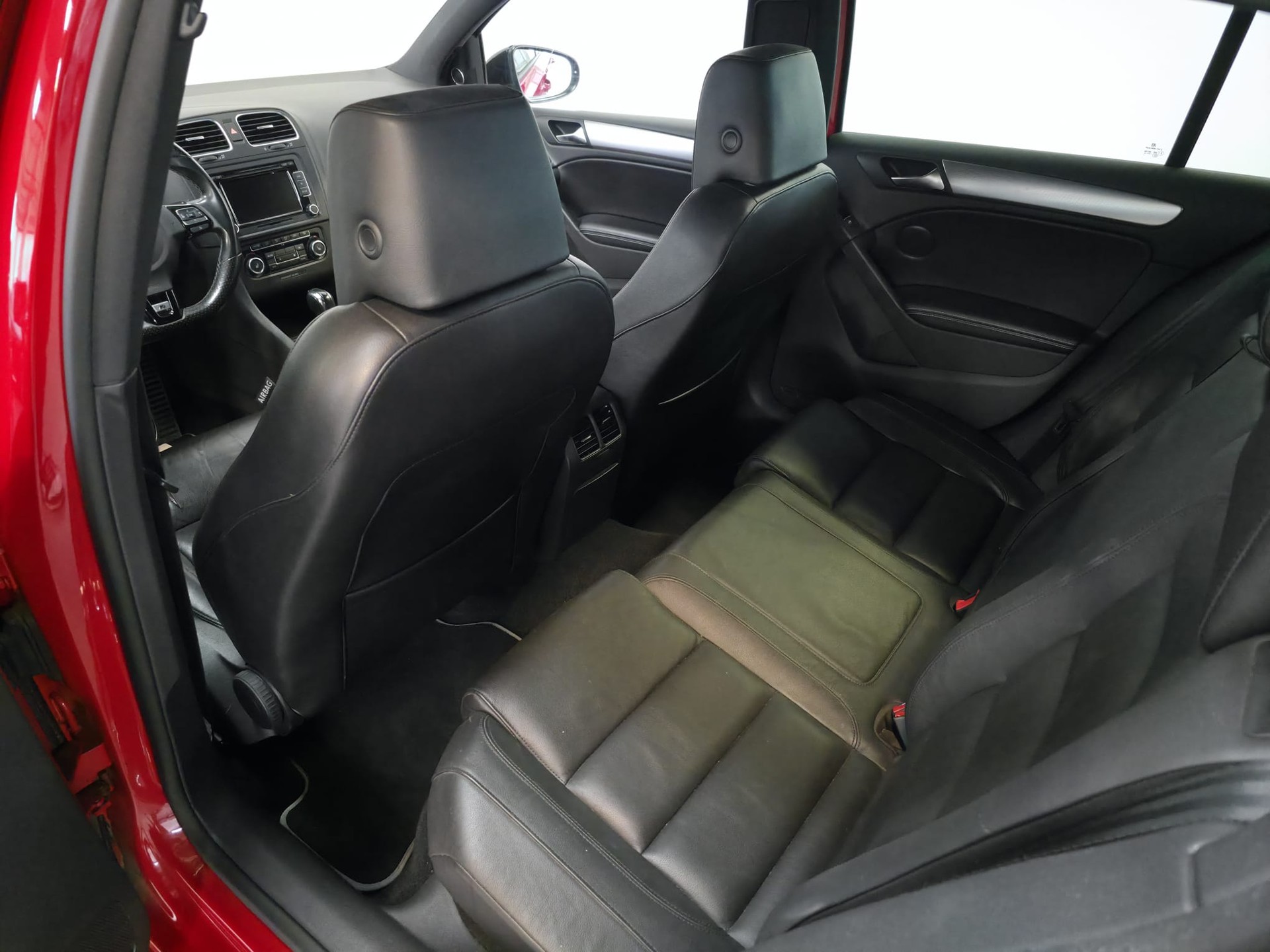 VW Golf 2.0 TSI R 4Motion DSG-image-19