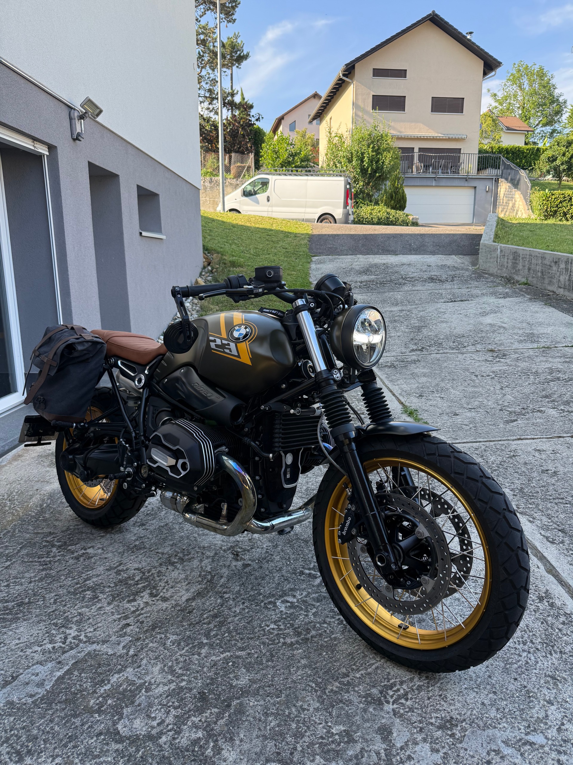 BMW R nineT Scrambler-image-5
