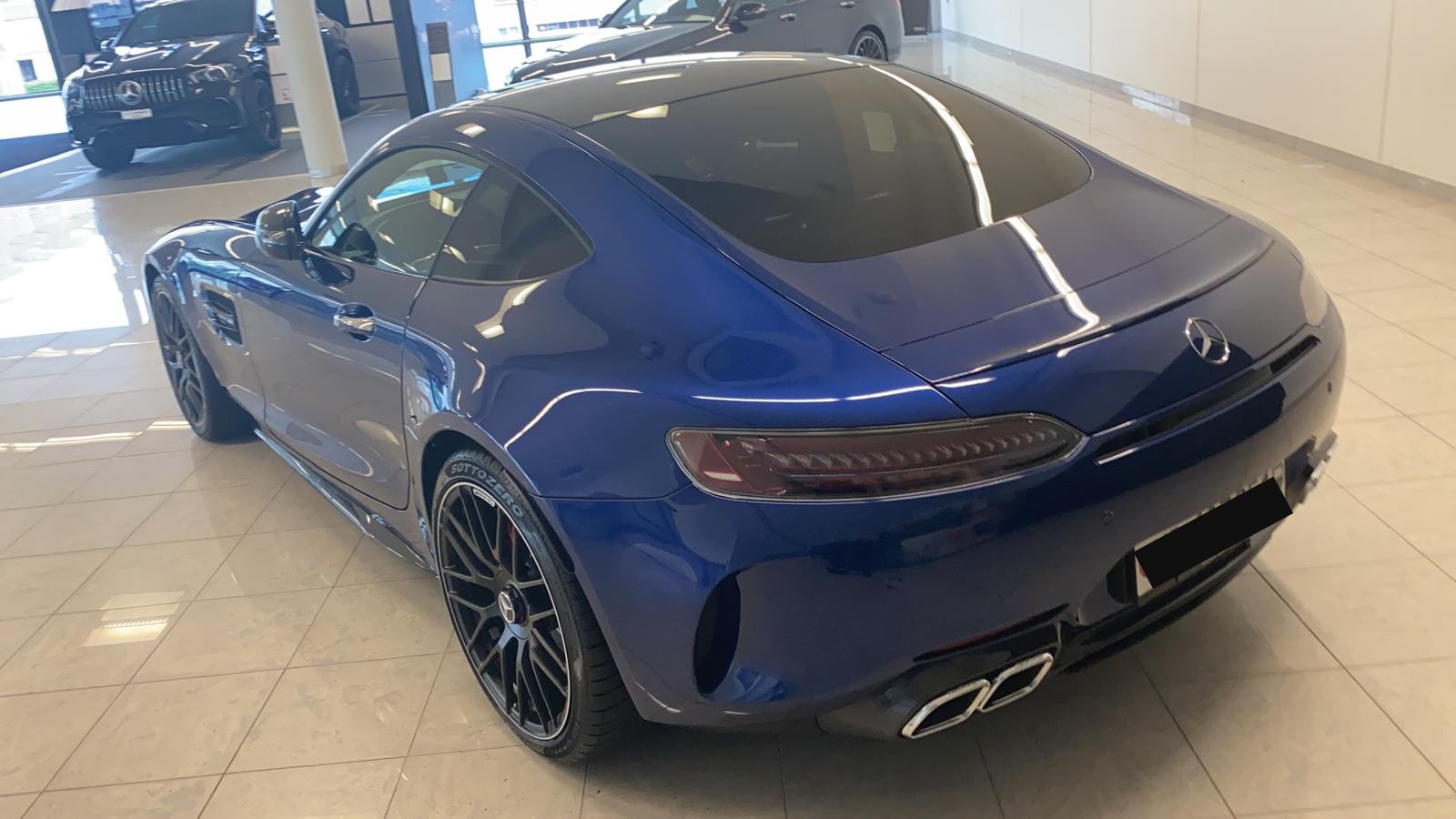 MERCEDES-BENZ AMG GT C Speedshift DCT-image-2