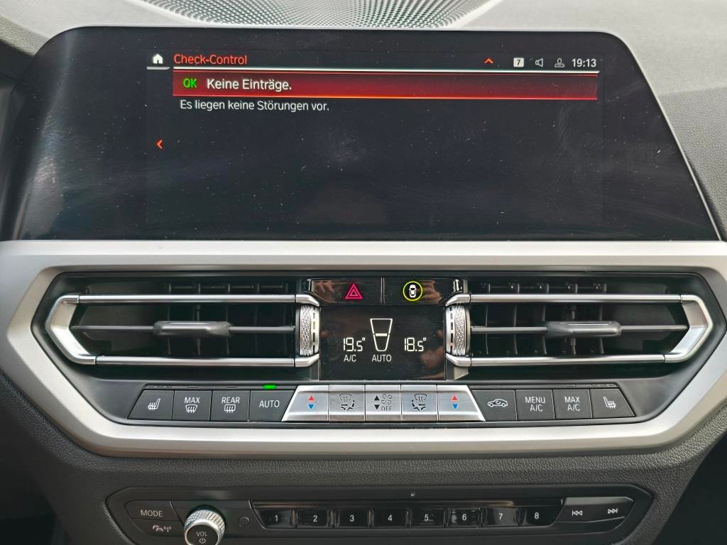 BMW 320d xDrive 48V Touring Steptronic-image-17
