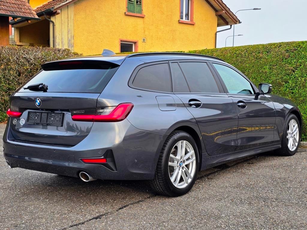 BMW 320d xDrive 48V Touring Steptronic-image-7