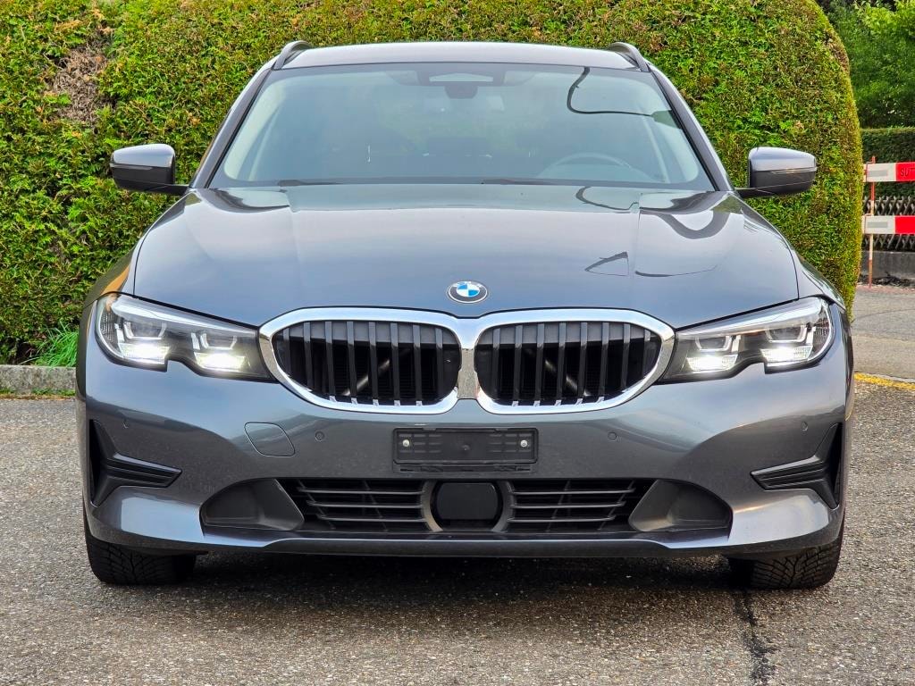 BMW 320d xDrive 48V Touring Steptronic-image-0