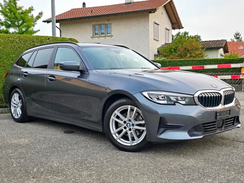 BMW 320d xDrive 48V Touring Steptronic-image-9