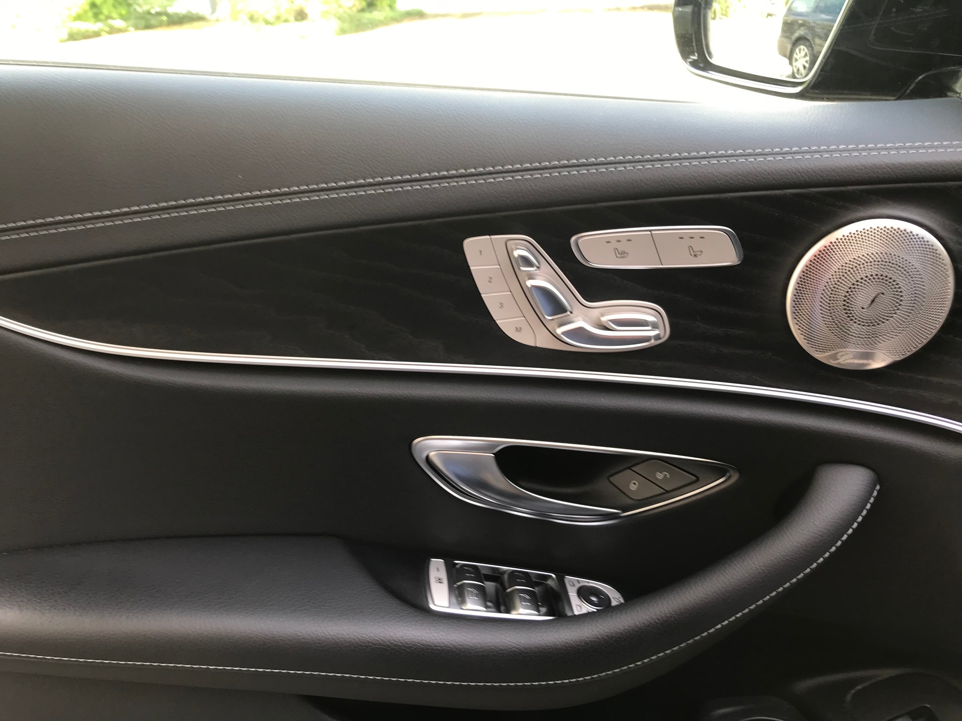 MERCEDES-BENZ E 300 de T 4Matic AMG Line 9G-Tronic-image-10
