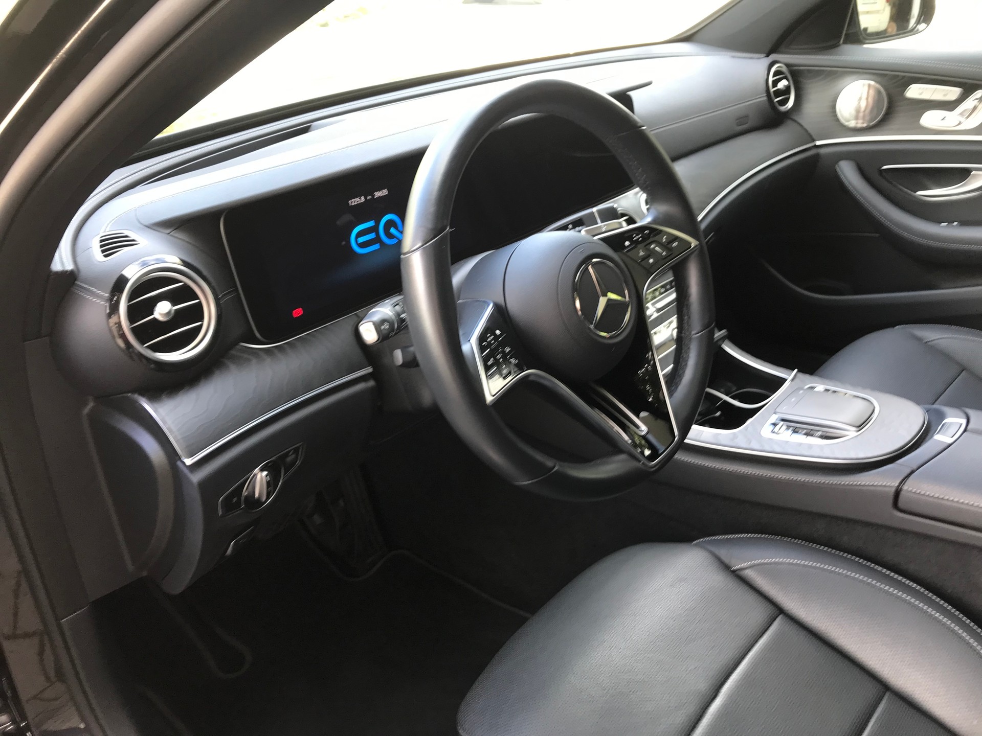 MERCEDES-BENZ E 300 de T 4Matic AMG Line 9G-Tronic-image-7