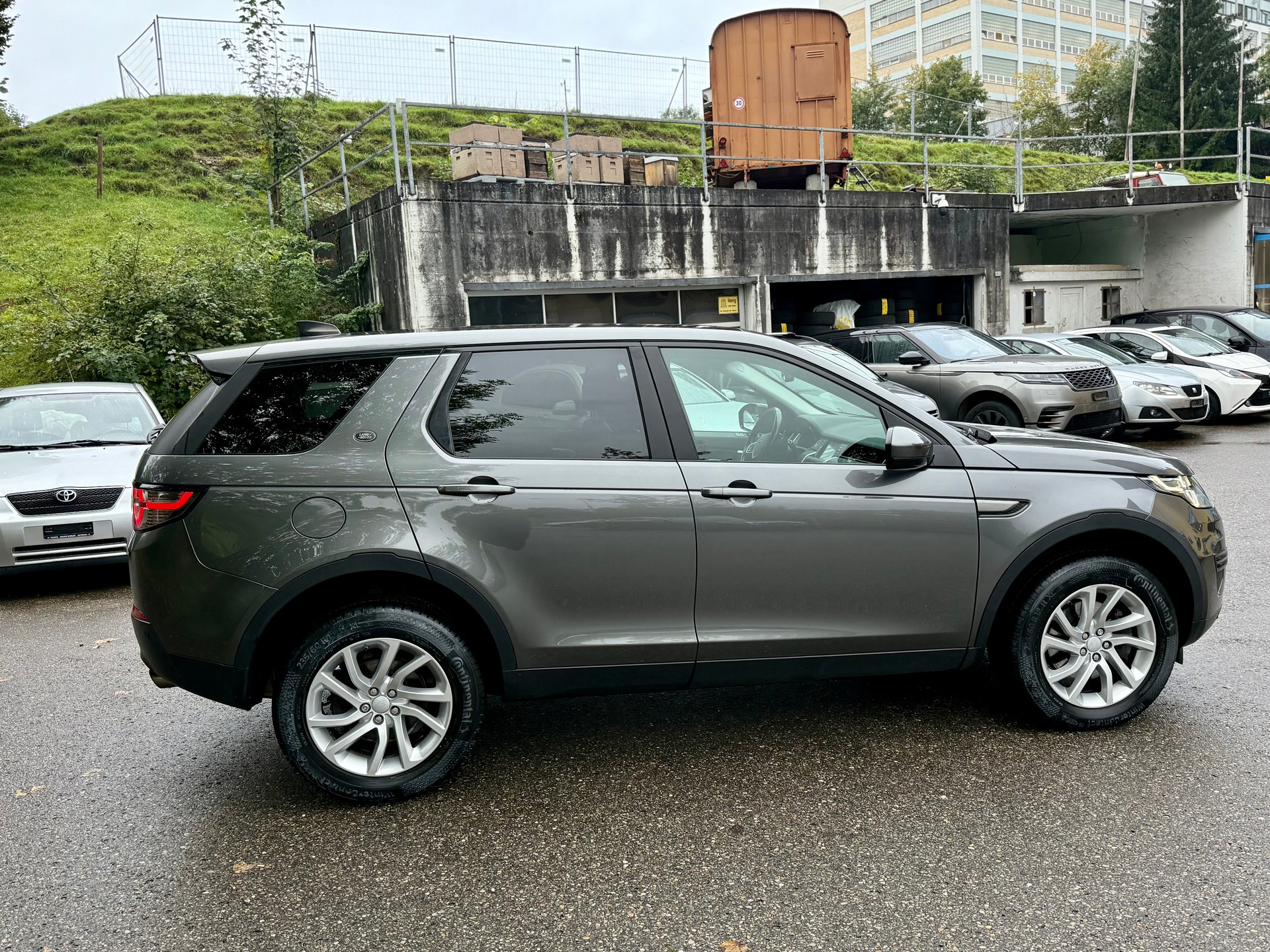 LAND ROVER Discovery Sport 2.0 TD4 SE AT9-image-4