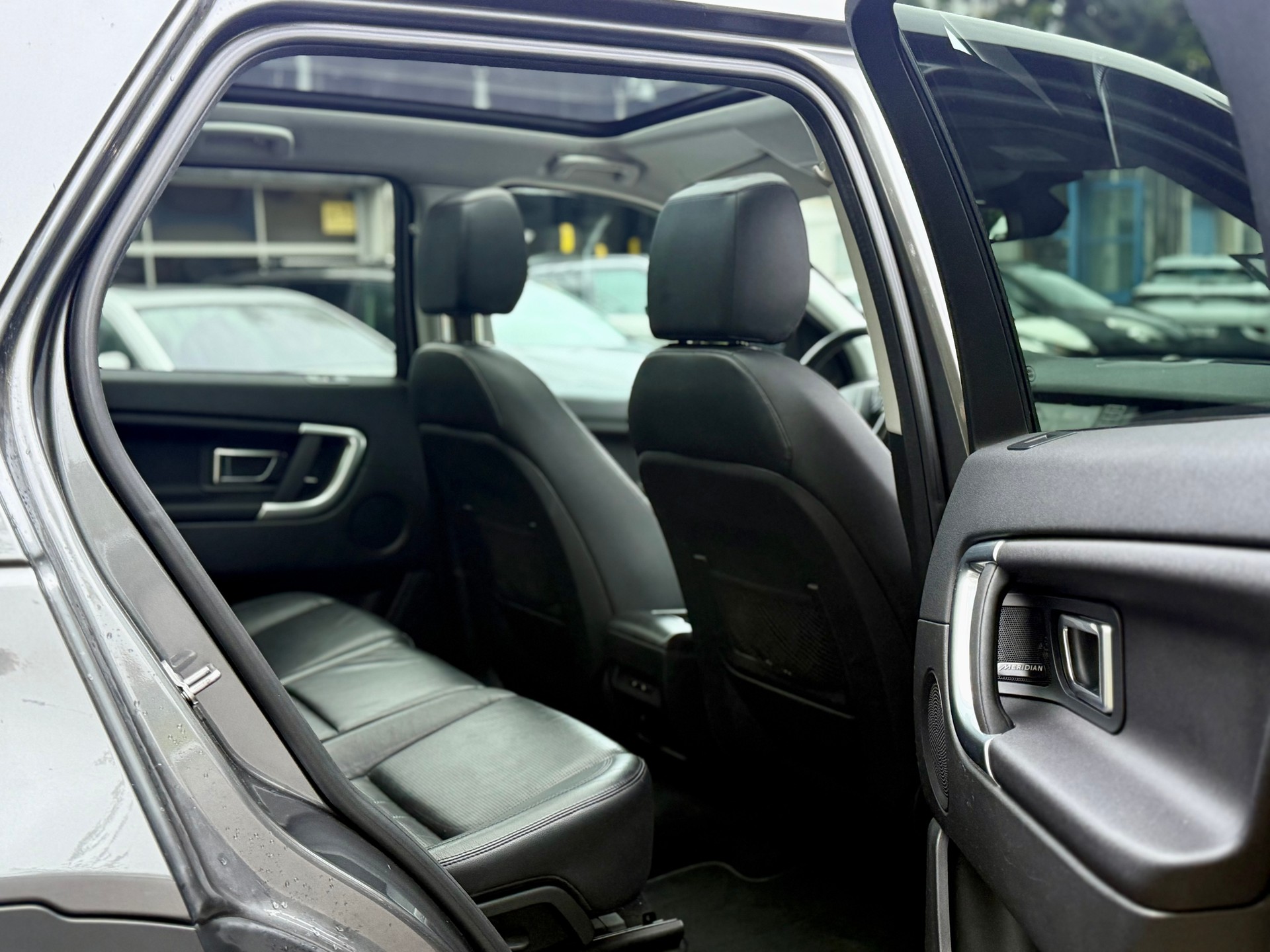 LAND ROVER Discovery Sport 2.0 TD4 SE AT9-image-7