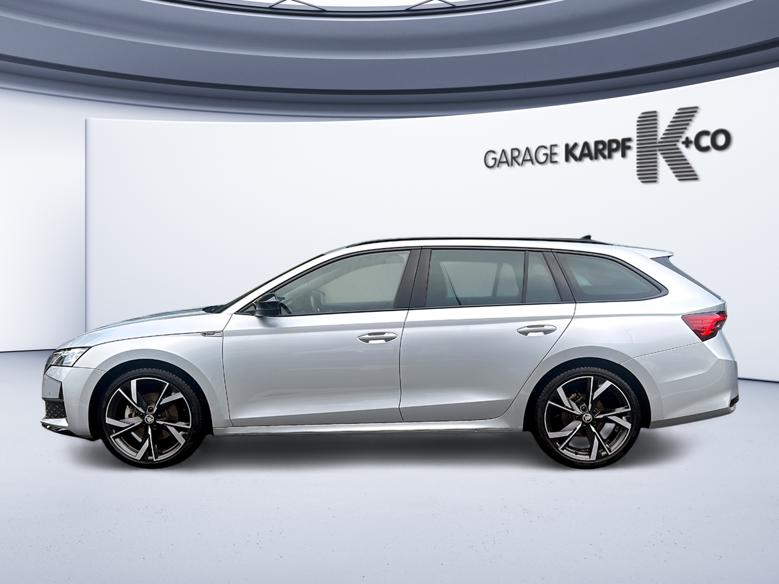 SKODA Octavia Combi 1.5 TSI mHEV DSG Sport Line-image-1