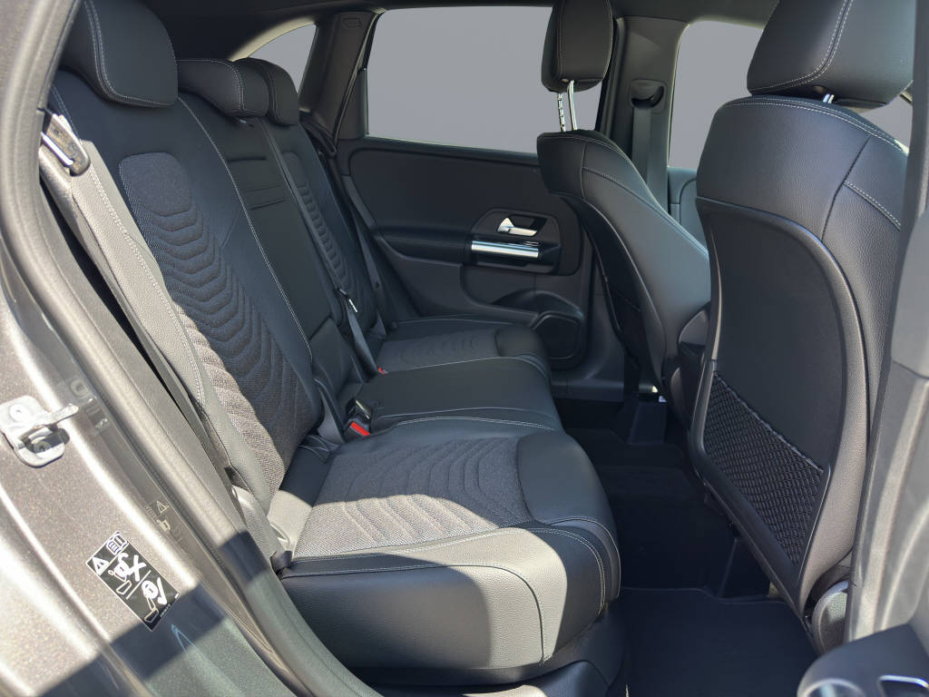 MERCEDES-BENZ B 220 Progressive 4matic-image-12
