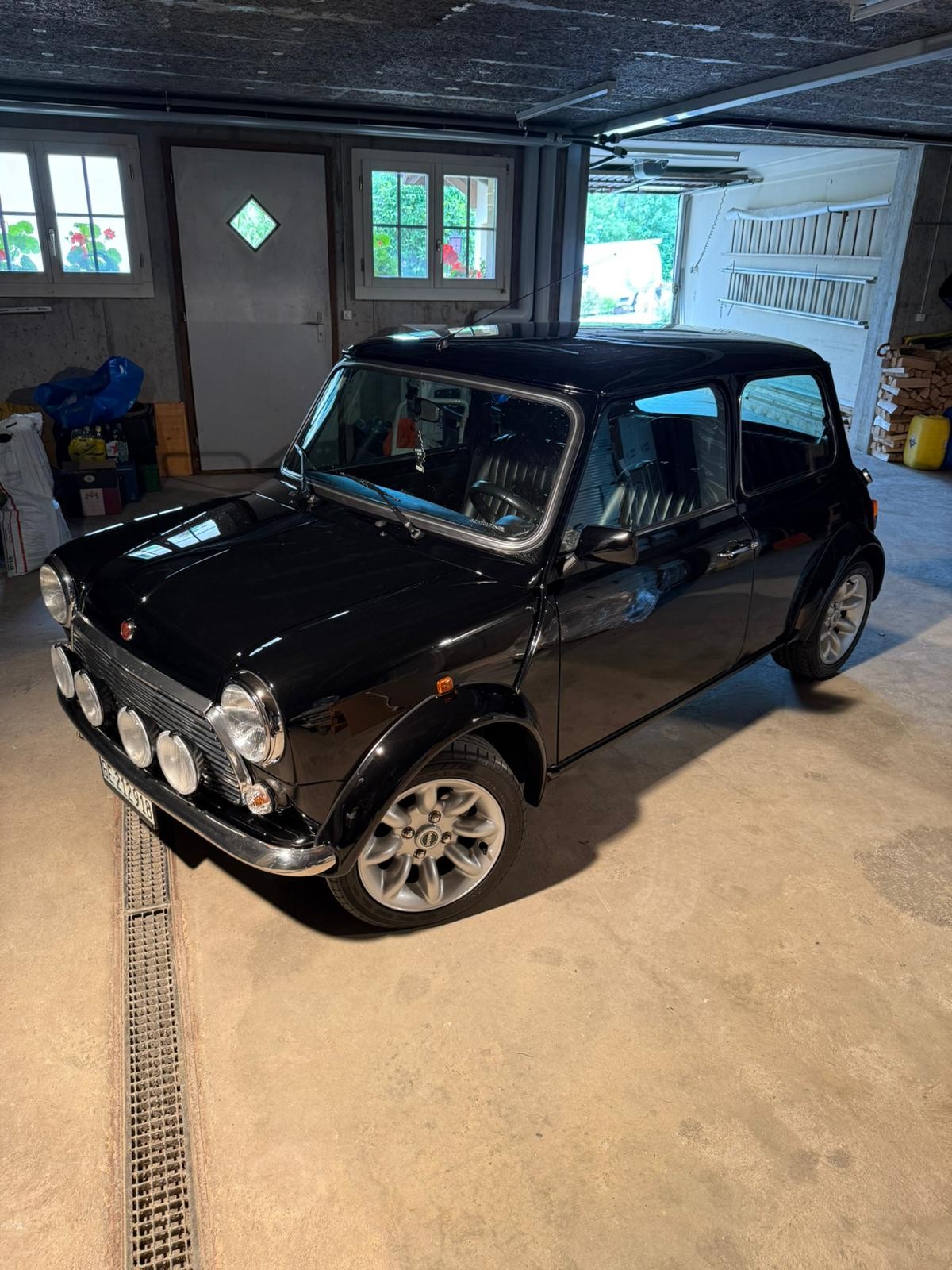 MINI 1.3i 40th Anniversary-image-1