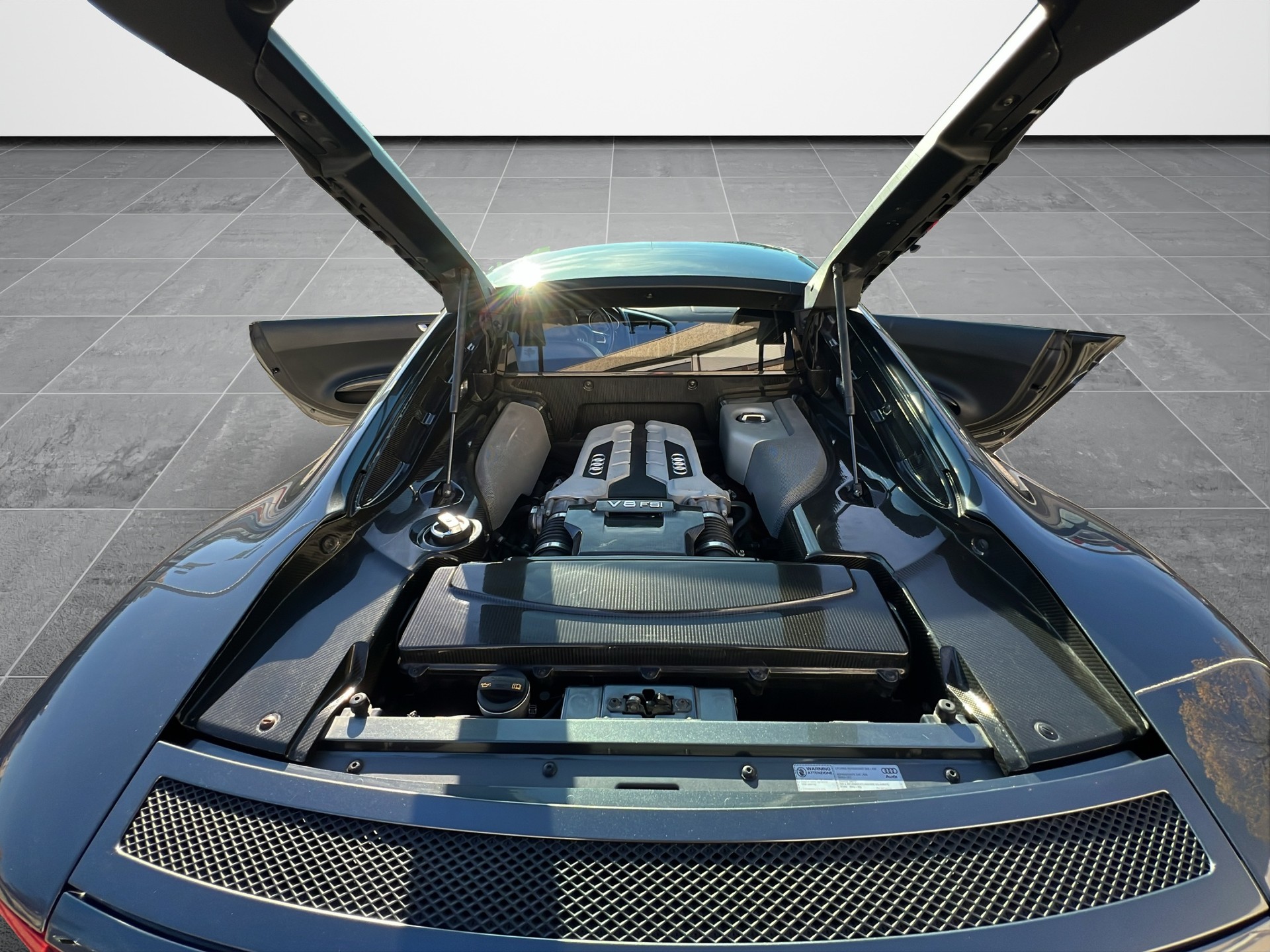 AUDI R8 Coupé 4.2-image-13