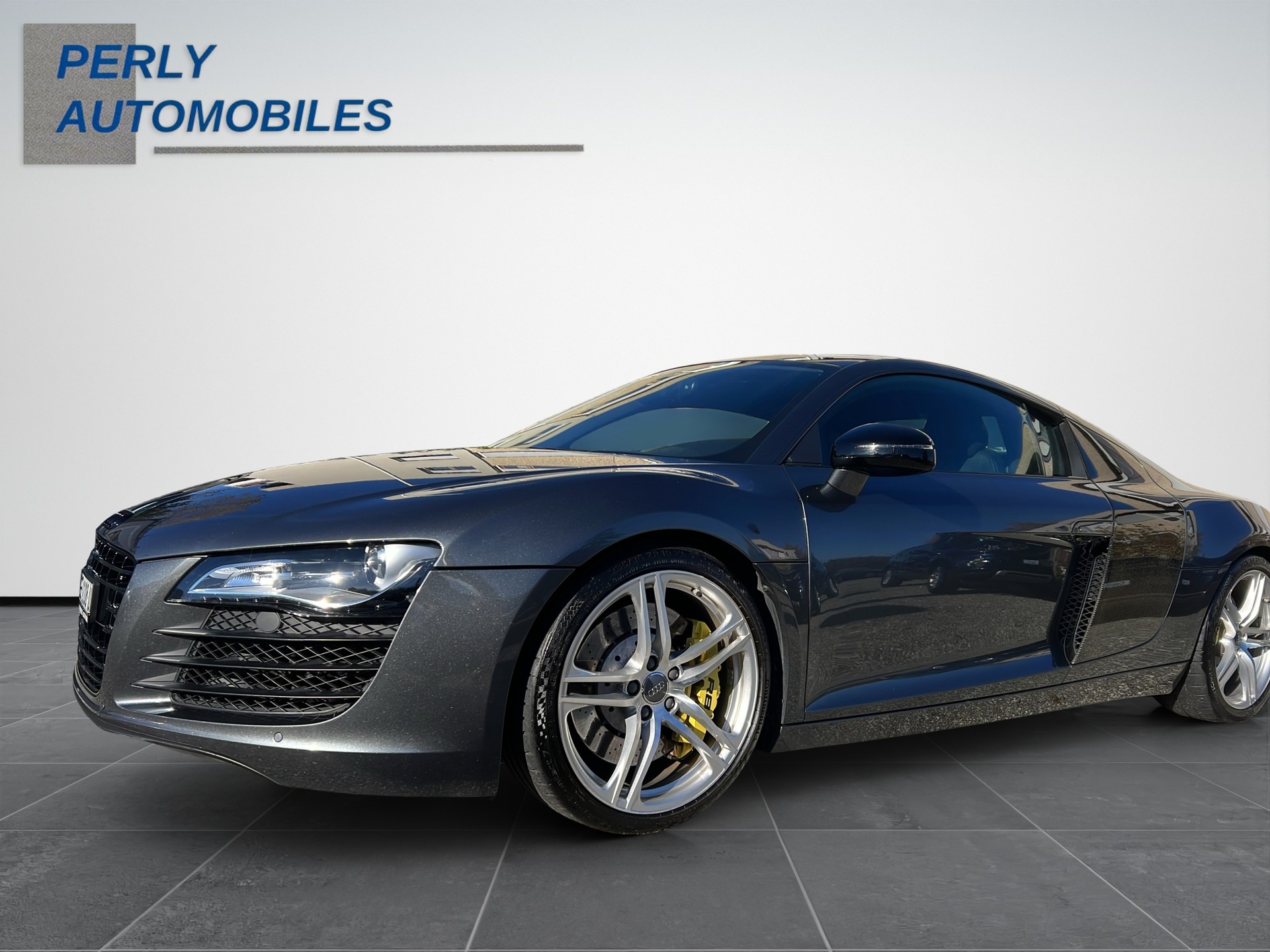 AUDI R8 Coupé 4.2-image-1