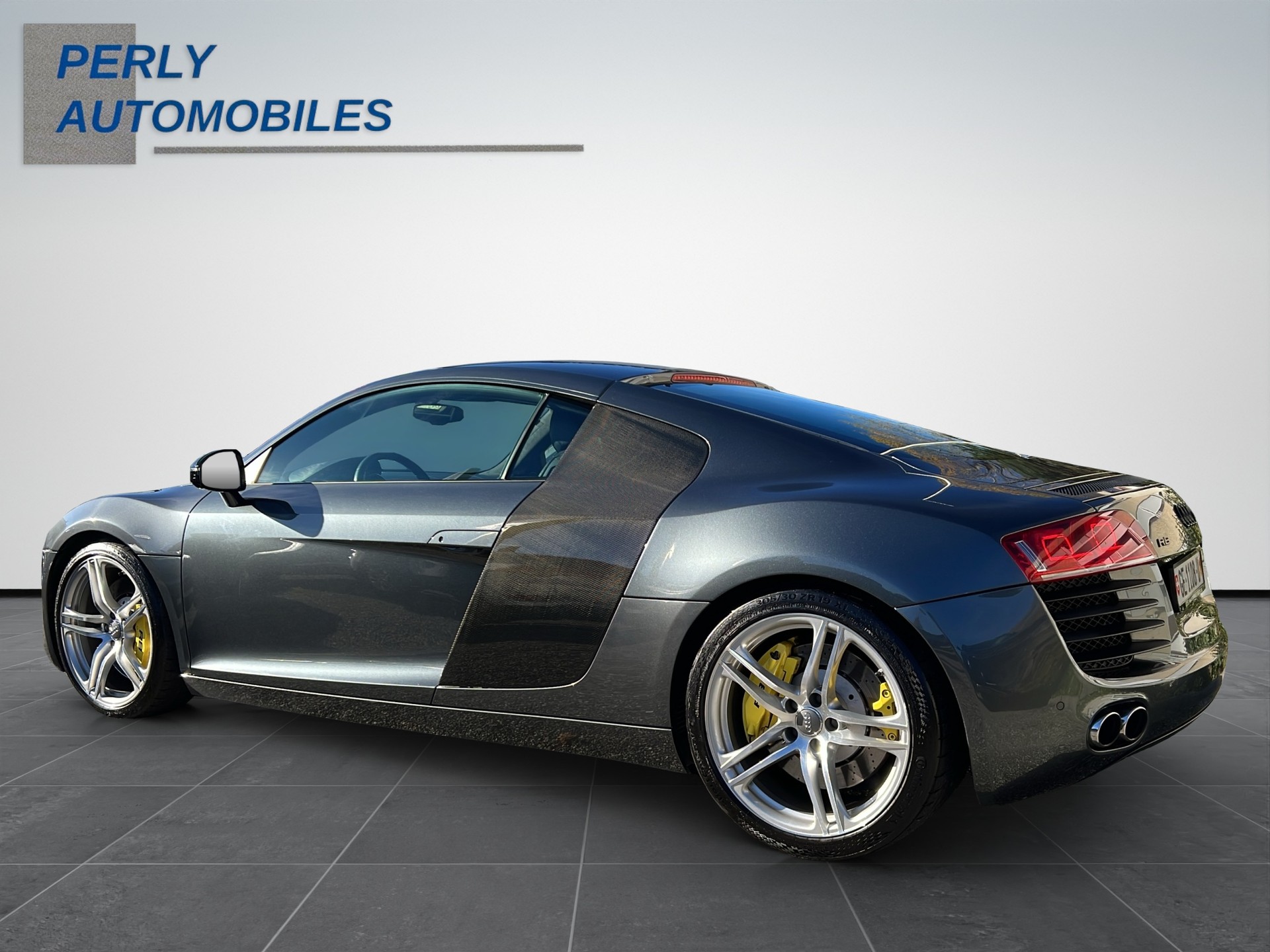 AUDI R8 Coupé 4.2-image-3