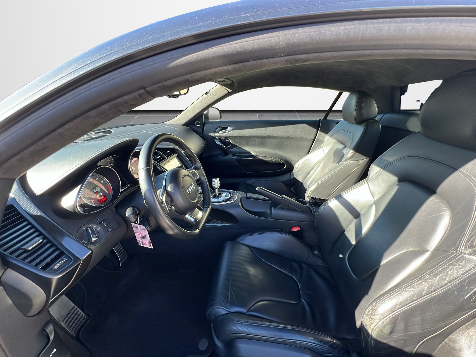 AUDI R8 Coupé 4.2-image-8