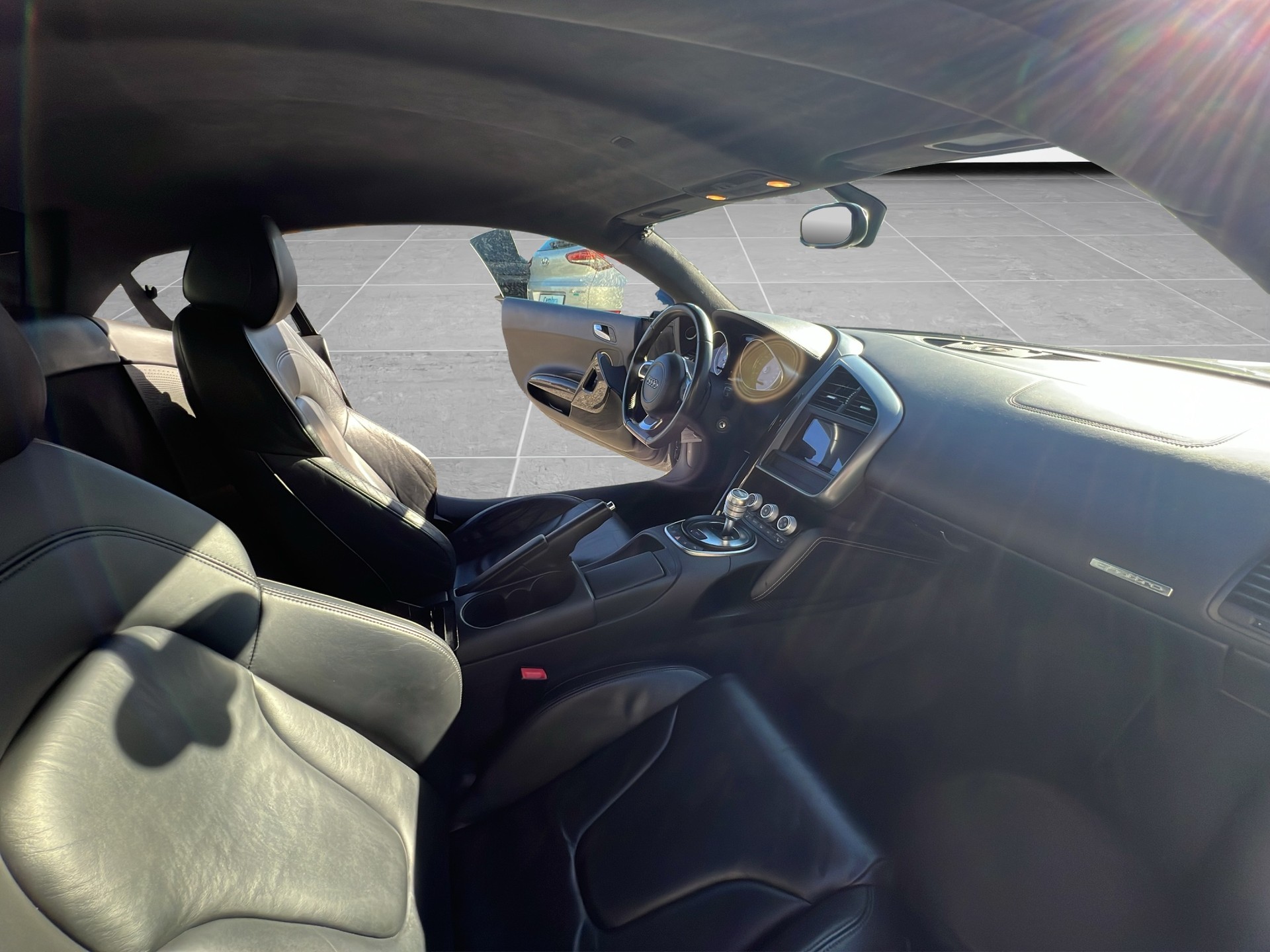 AUDI R8 Coupé 4.2-image-12