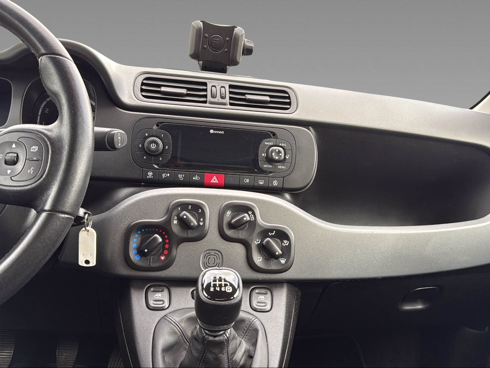 FIAT Panda 1.0 Hybrid City Life-image-11