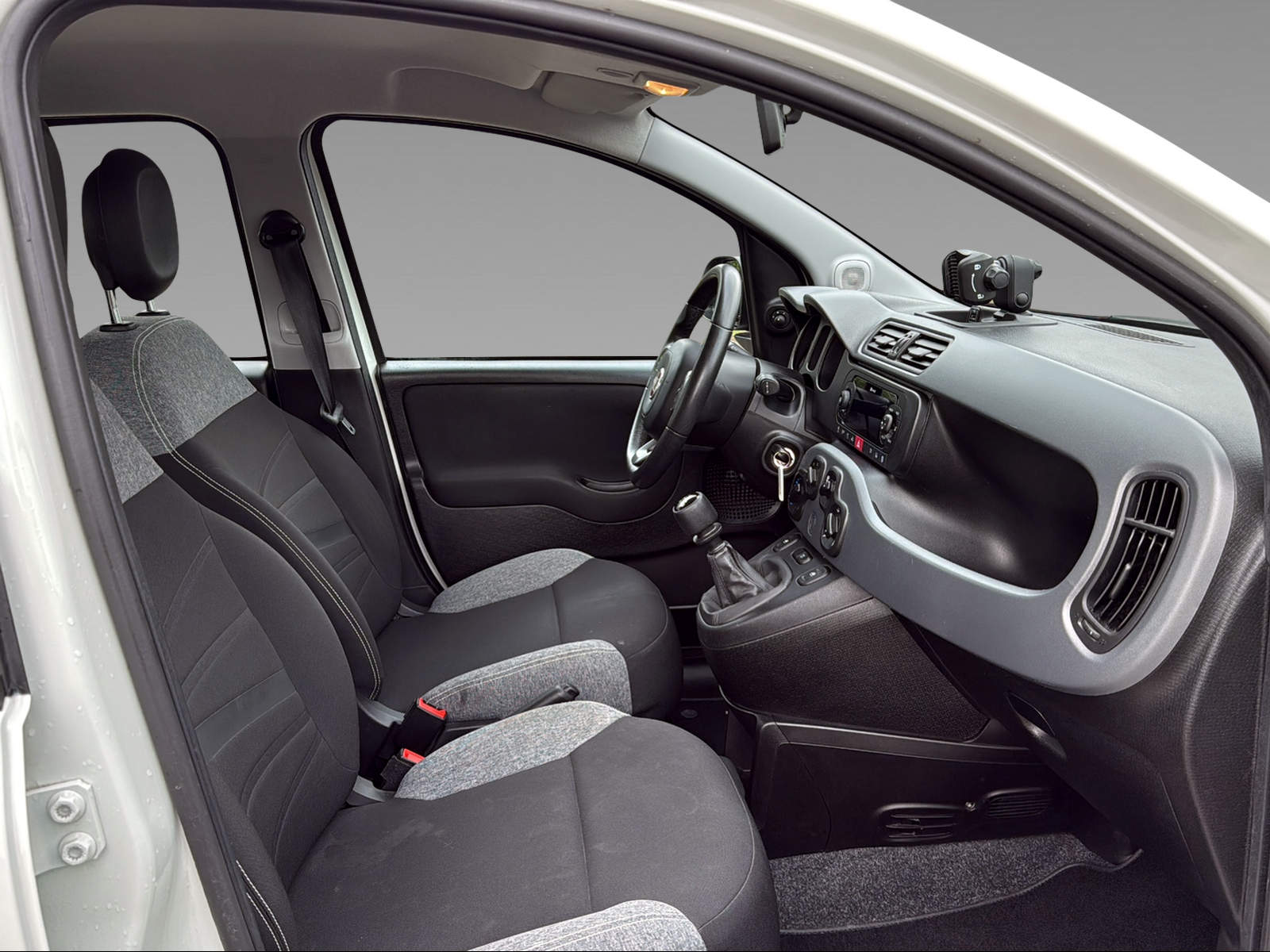 FIAT Panda 1.0 Hybrid City Life-image-12