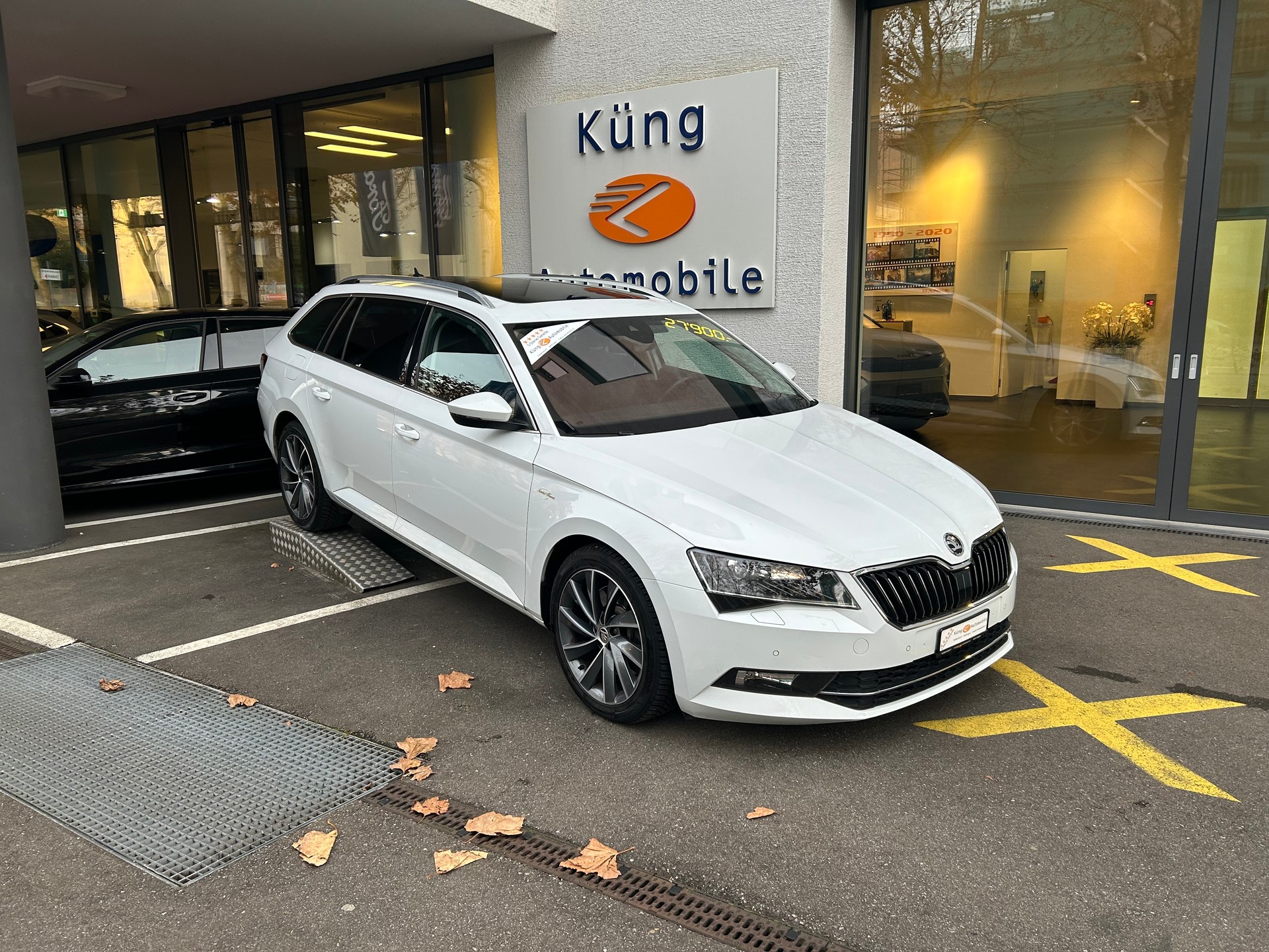 SKODA Superb Combi 2.0 TSI L&K DSG 4x4-image-0