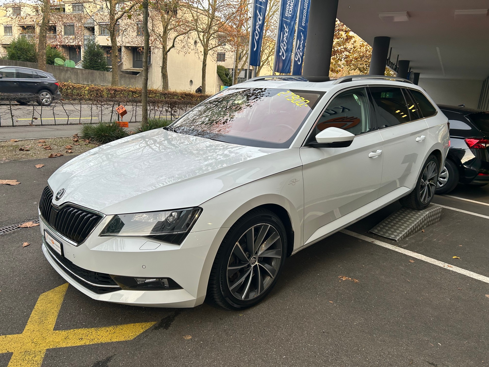 SKODA Superb Combi 2.0 TSI L&K DSG 4x4-image-18