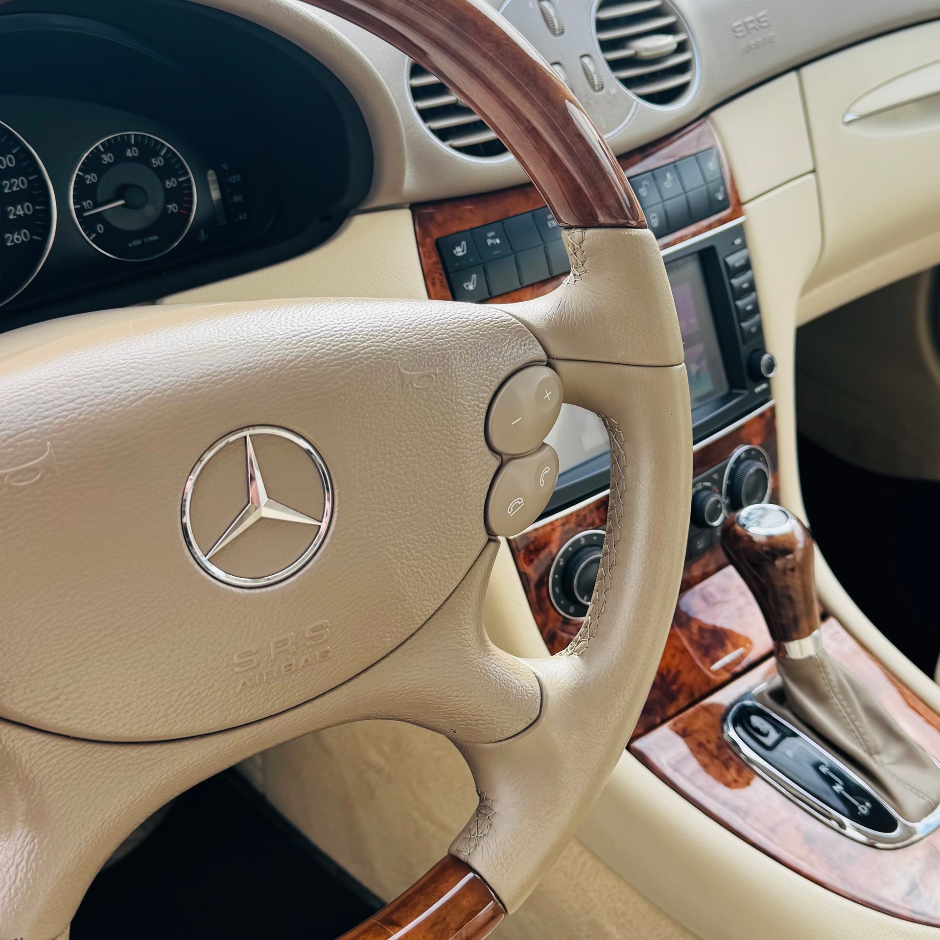 MERCEDES-BENZ CLK 200 Kompressor Elegance-image-8