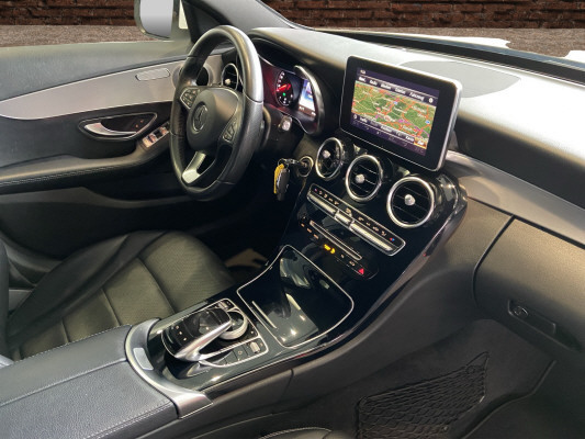 MERCEDES-BENZ C 250 d Swiss Star Avan4M-image-13