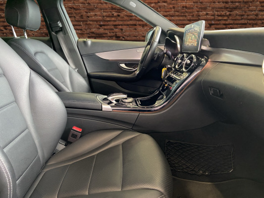 MERCEDES-BENZ C 250 d Swiss Star Avan4M-image-10
