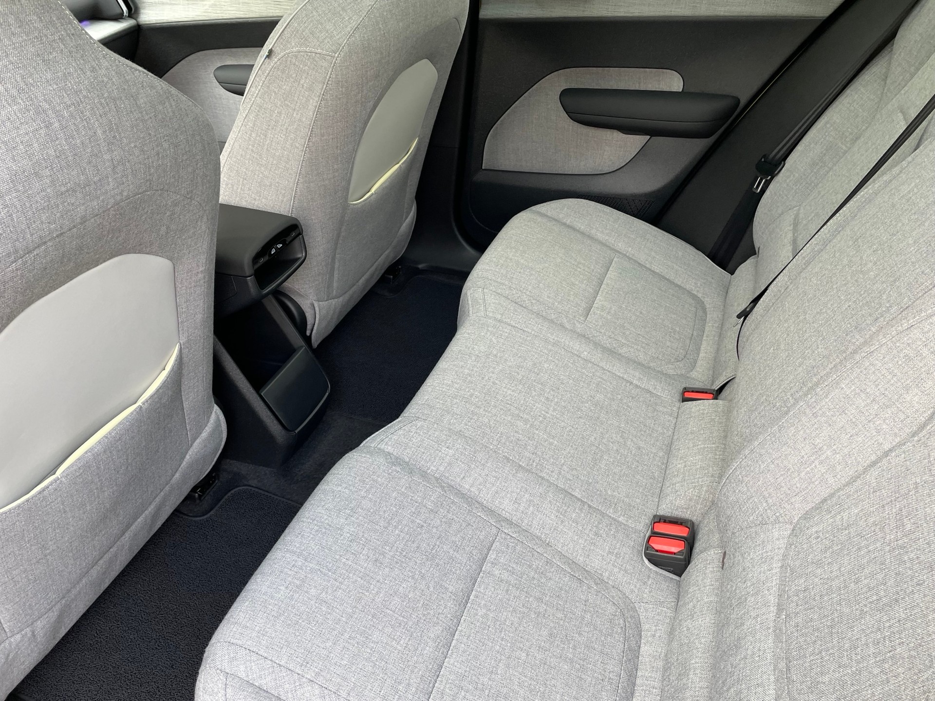 VOLVO EX 30 E60 Twin Ultra AWD-image-4