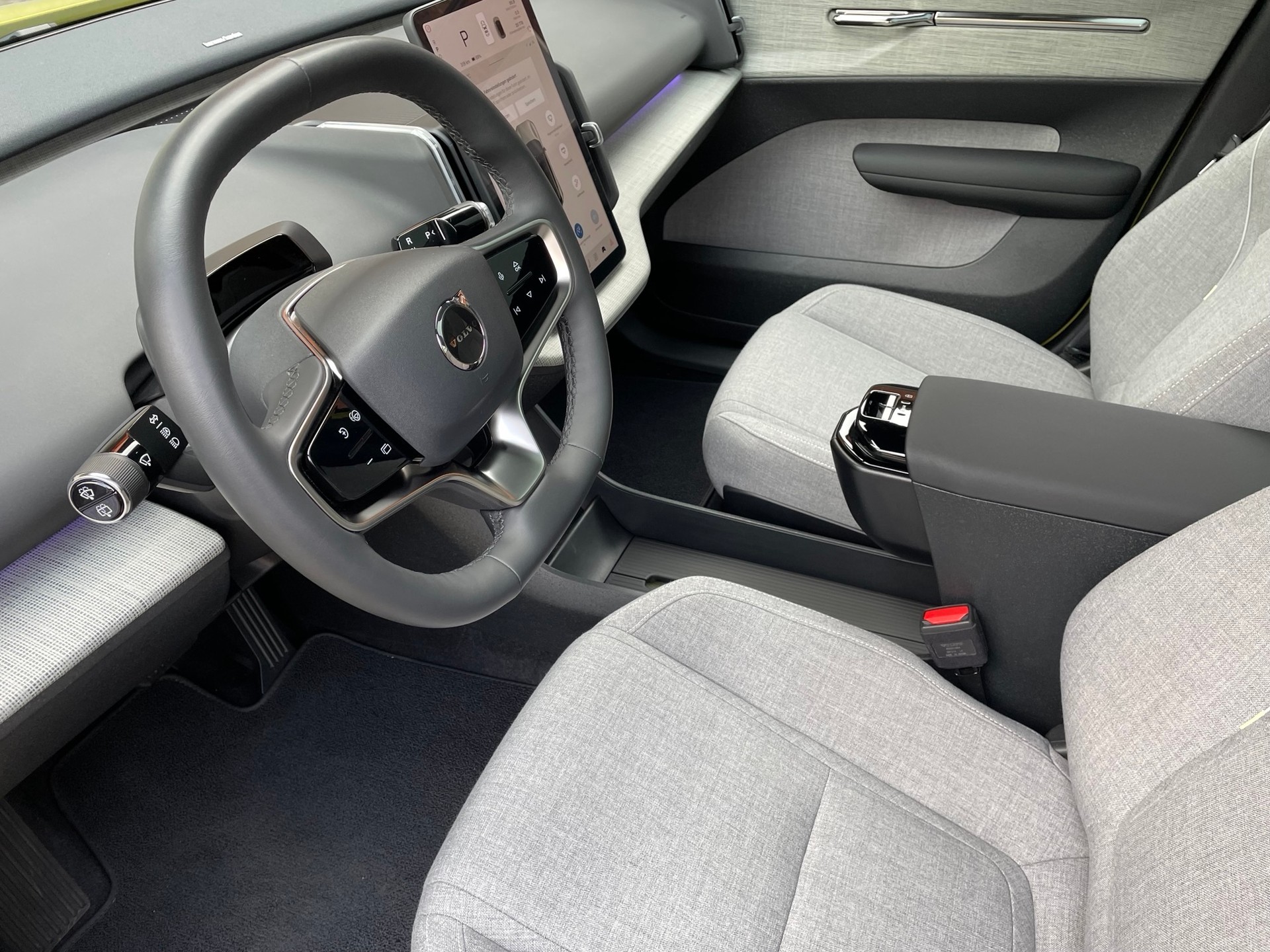 VOLVO EX 30 E60 Twin Ultra AWD-image-3