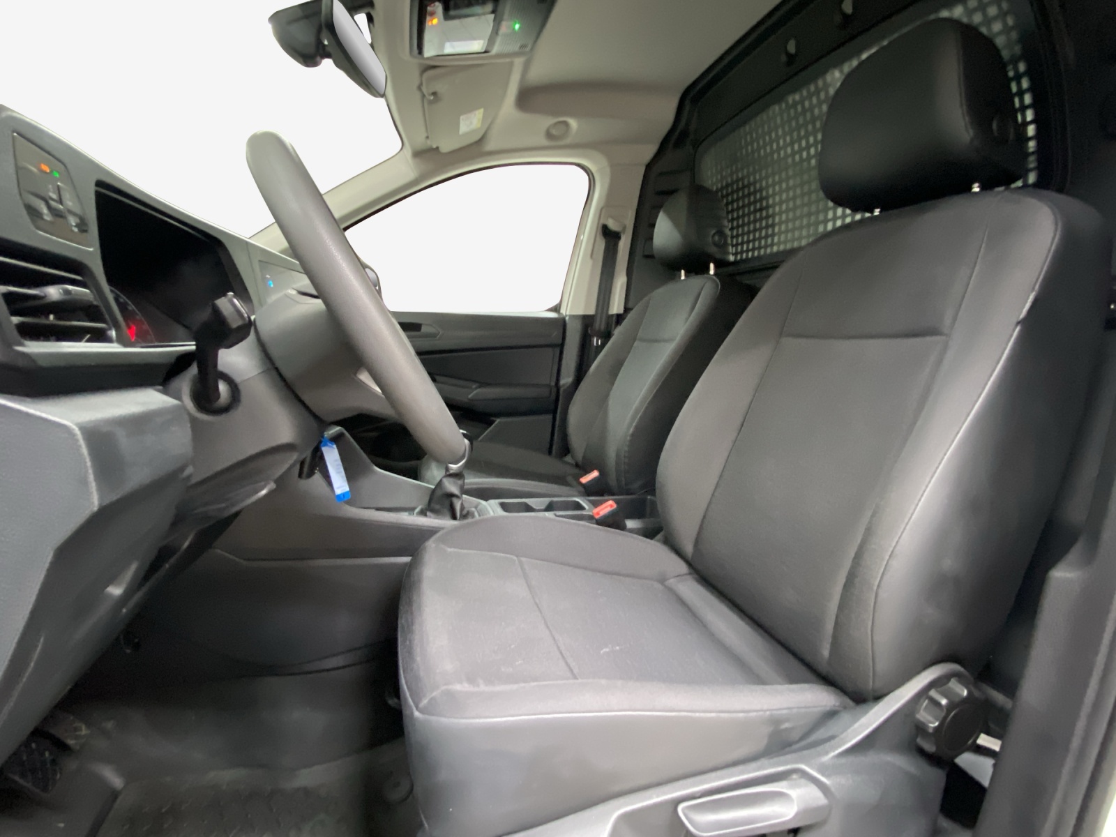 VW Caddy Cargo 2.0TDI-image-7