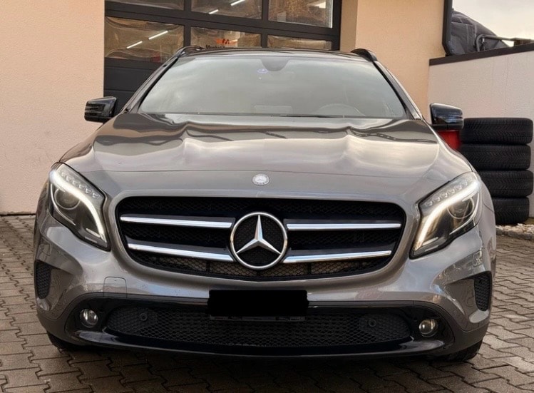 MERCEDES-BENZ GLA 200 Night Star 7G-DCT-image-2