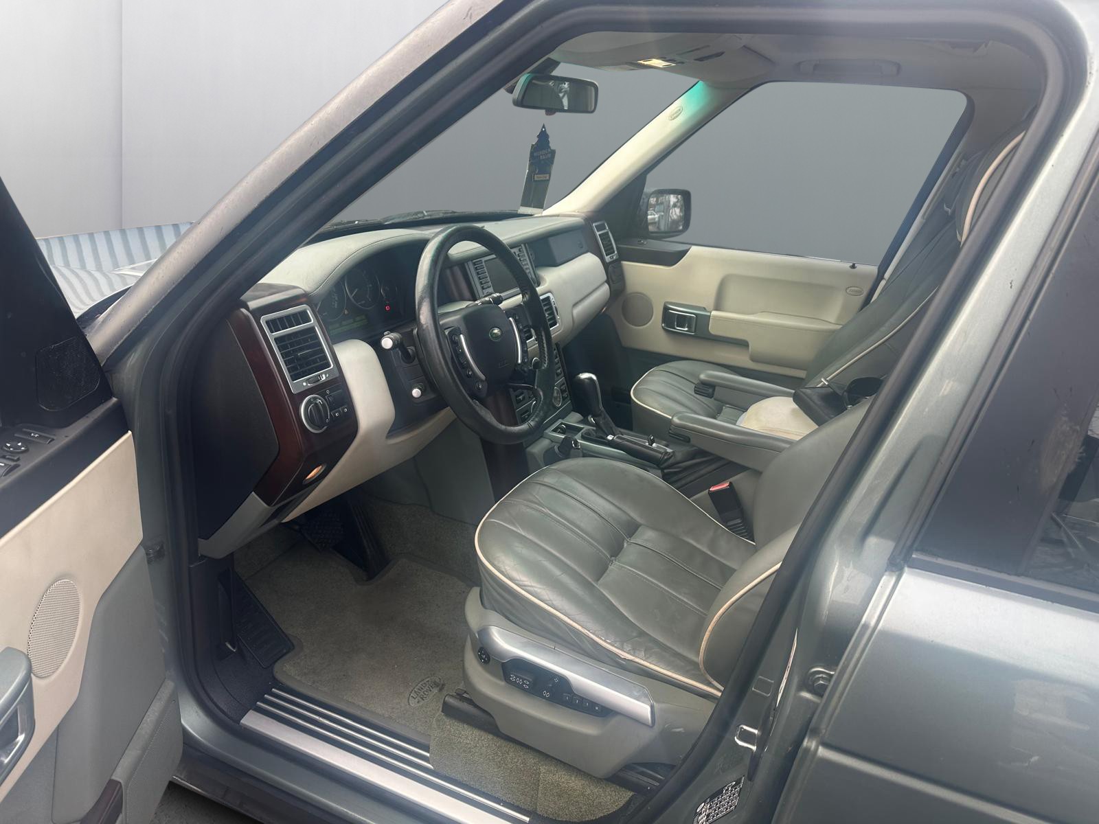 LAND ROVER Range Rover 4.4 V8 Vogue Automatic-image-6