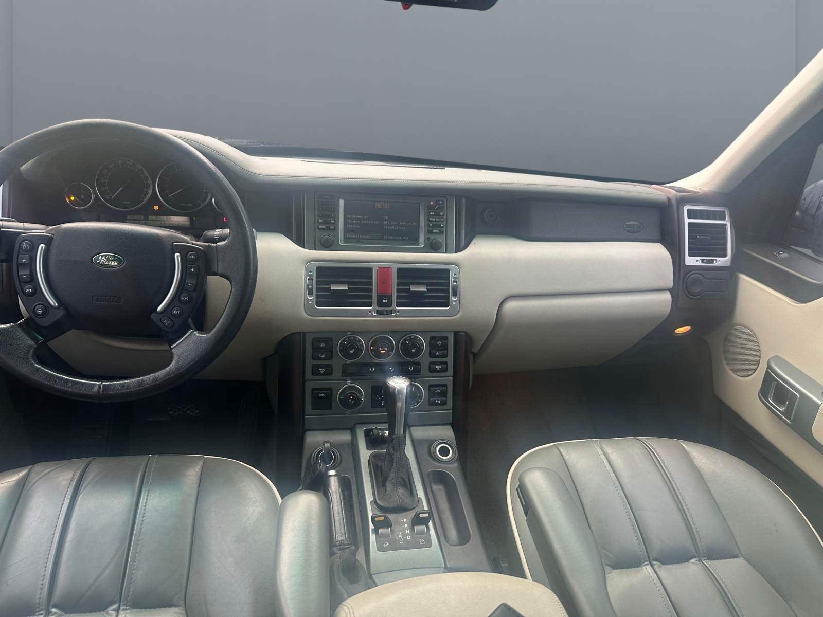 LAND ROVER Range Rover 4.4 V8 Vogue Automatic-image-7