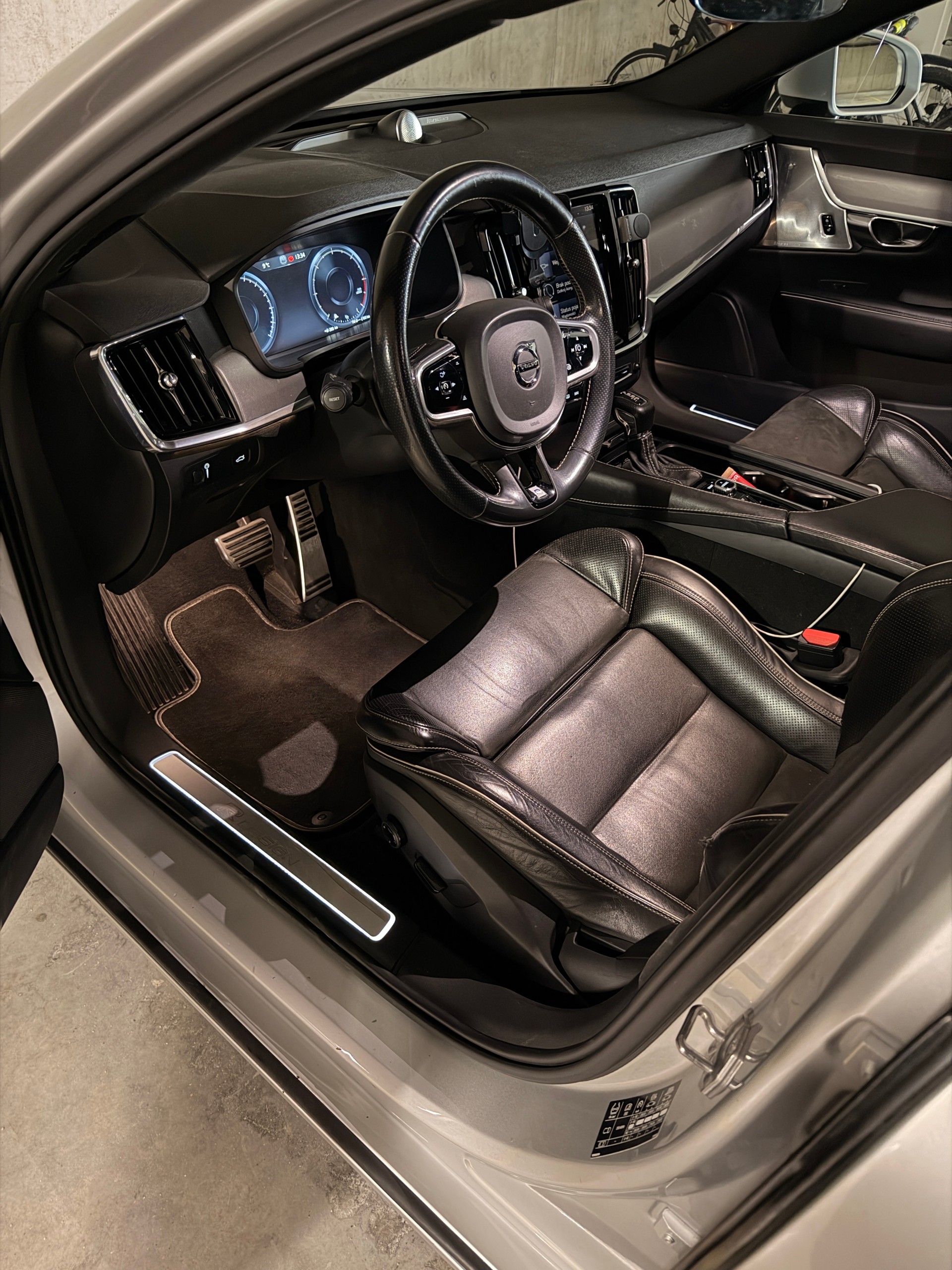 VOLVO S90 D4 R-Design Geartronic-image-6