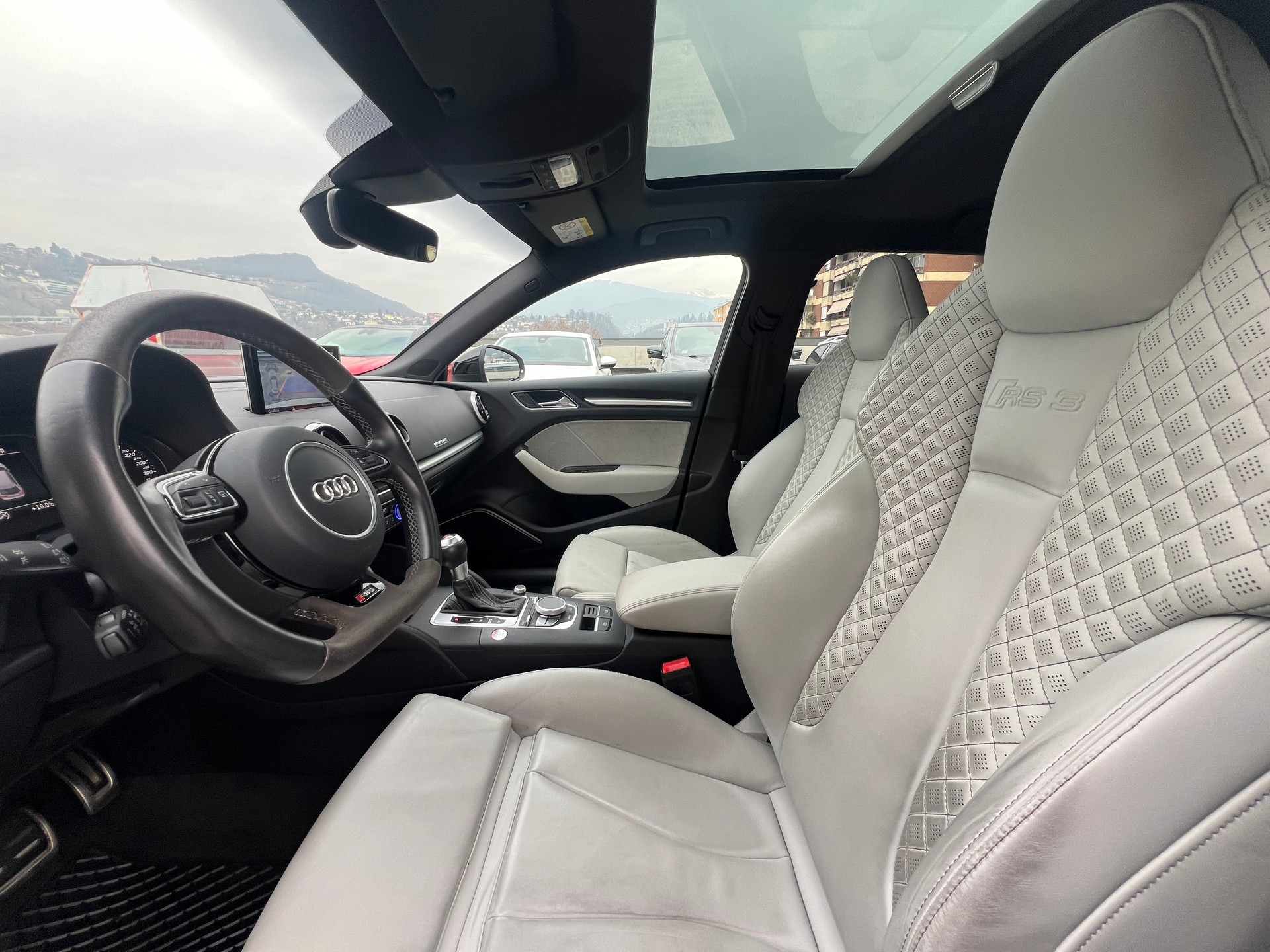 AUDI RS3 2.5 TSI quattro S-tronic-image-7