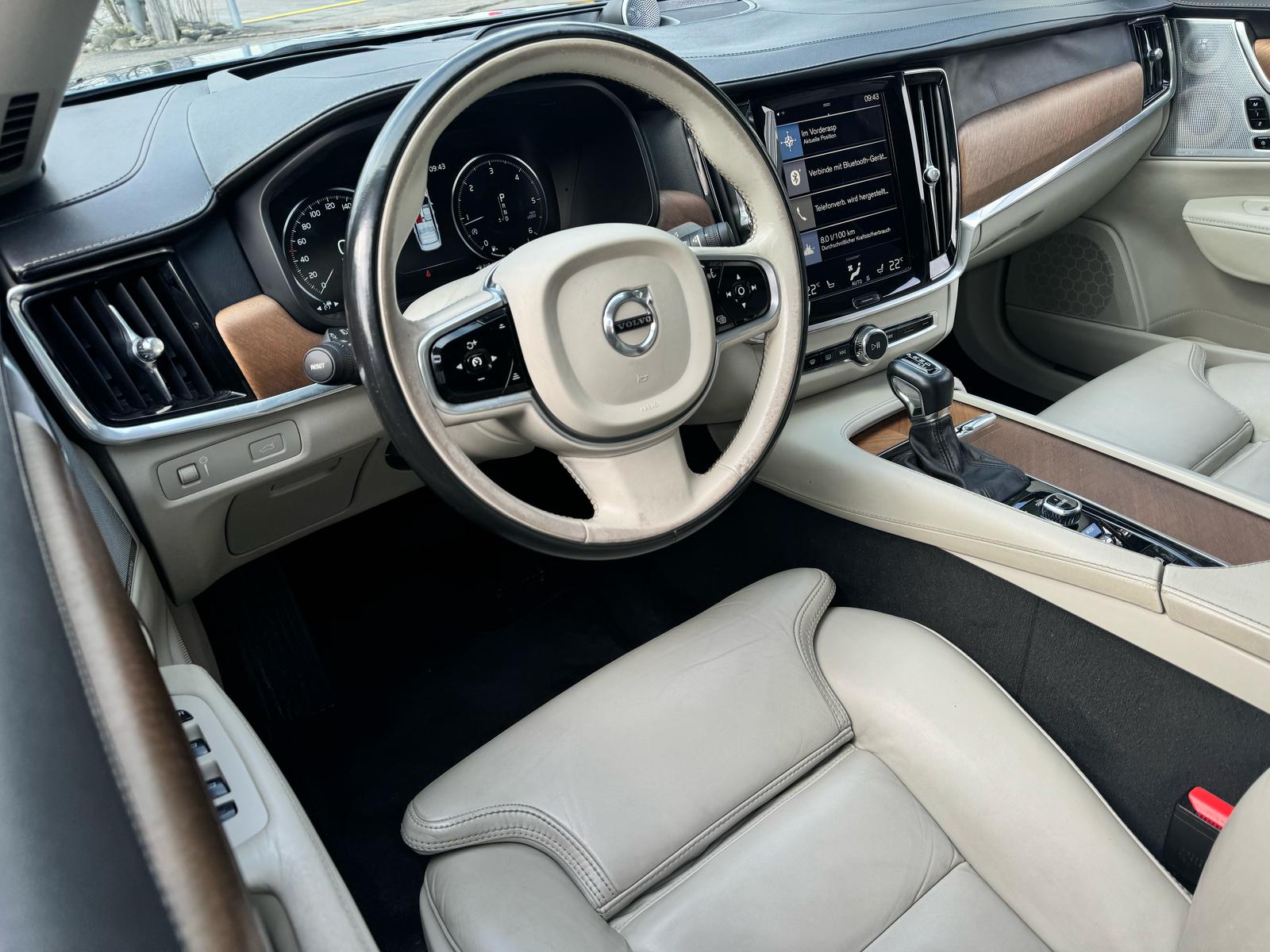 VOLVO S90 2.0 D5 Inscription AWD-image-10