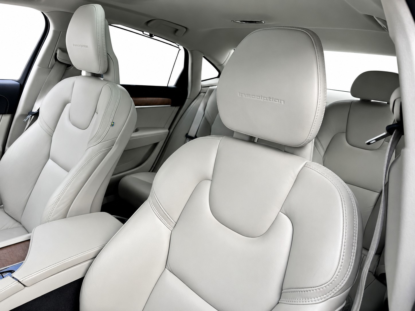 VOLVO S90 2.0 D5 Inscription AWD-image-12