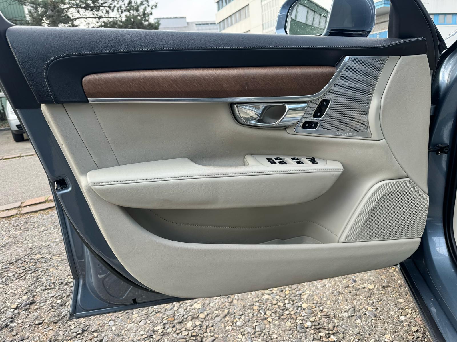VOLVO S90 2.0 D5 Inscription AWD-image-17