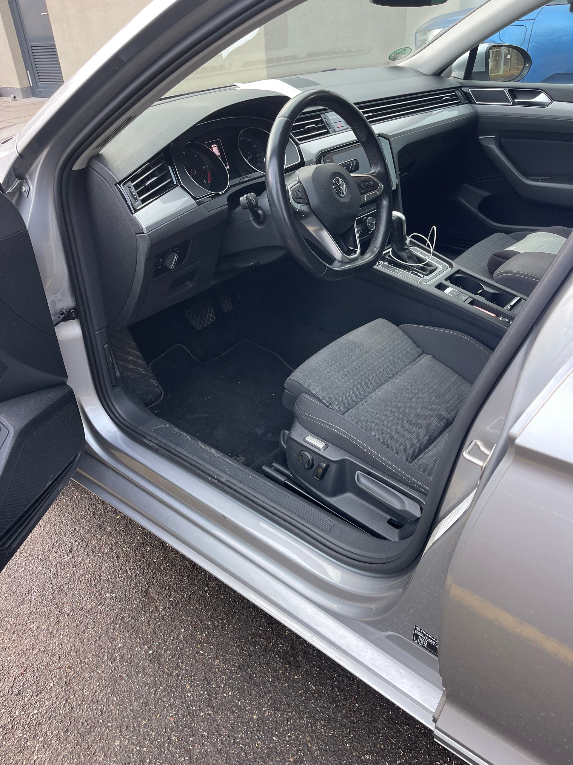 VW PASSAT 2.0 TDI Business-image-2