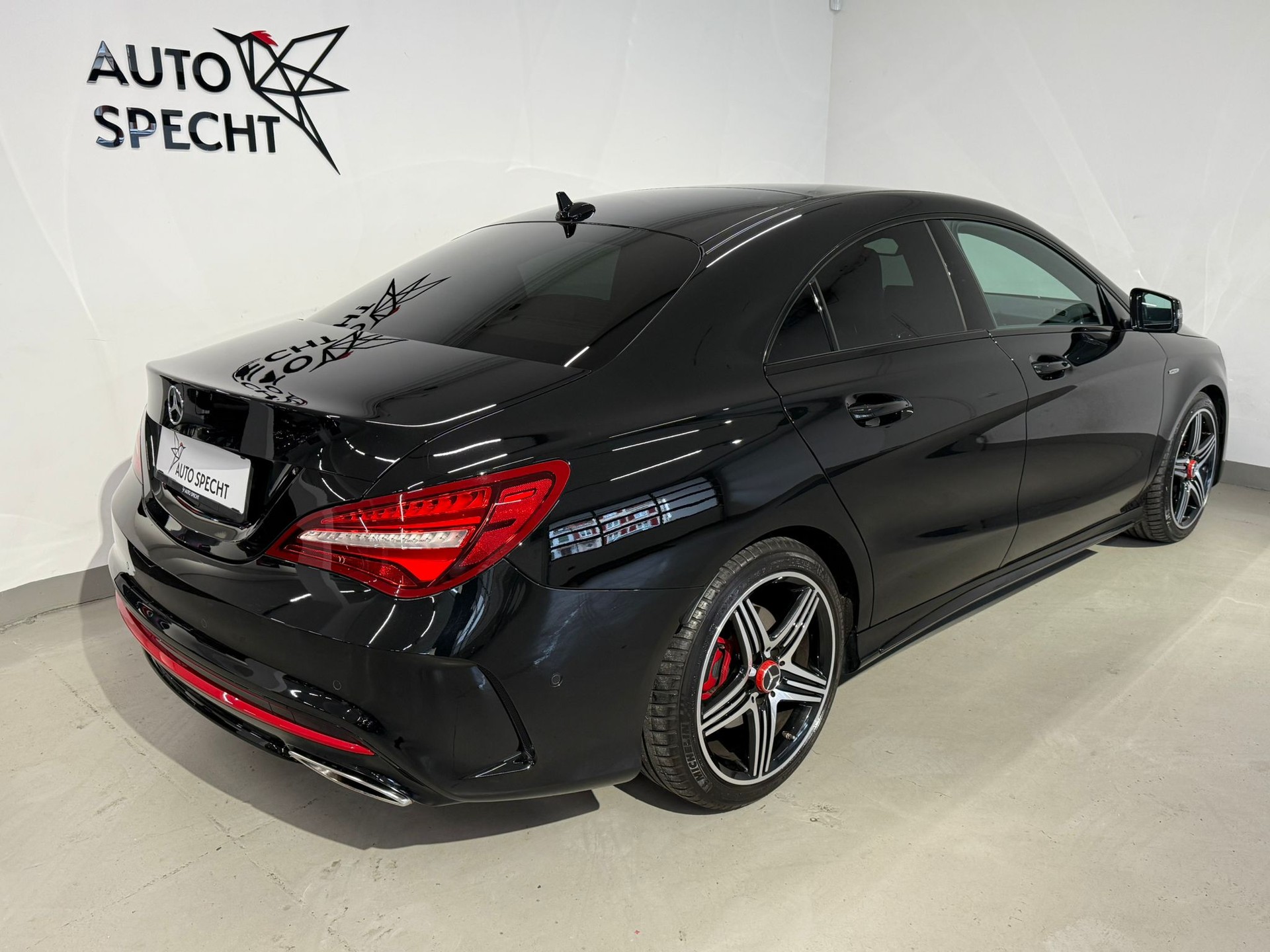MERCEDES-BENZ CLA 250 Sport 4Matic 7G-DCT-showroom-element-3