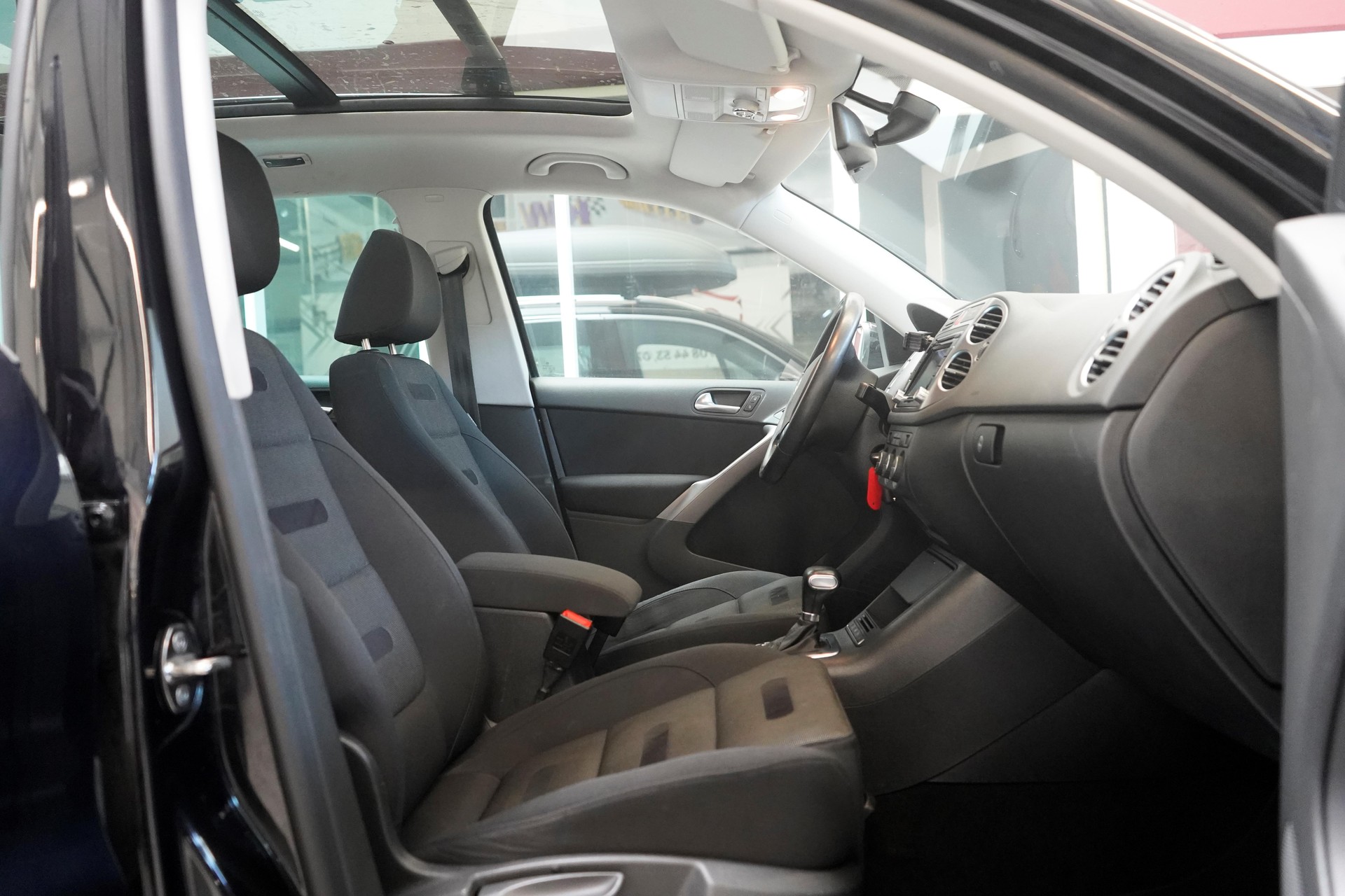 VW Tiguan 2.0 TSI Trend&Fun Tiptronic-image-10