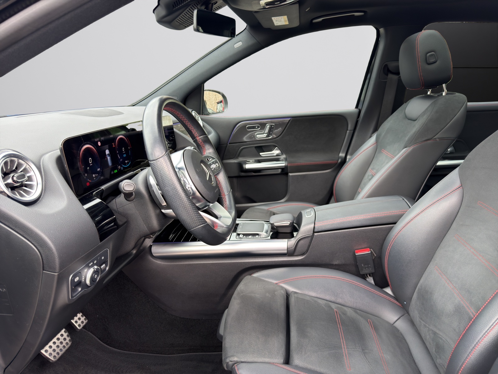 Image MERCEDES-BENZ B-250 B 250 e AMG Line